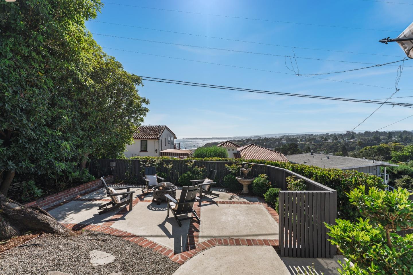 221 Highland DR