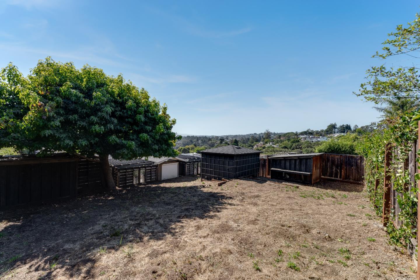 221 Highland DR