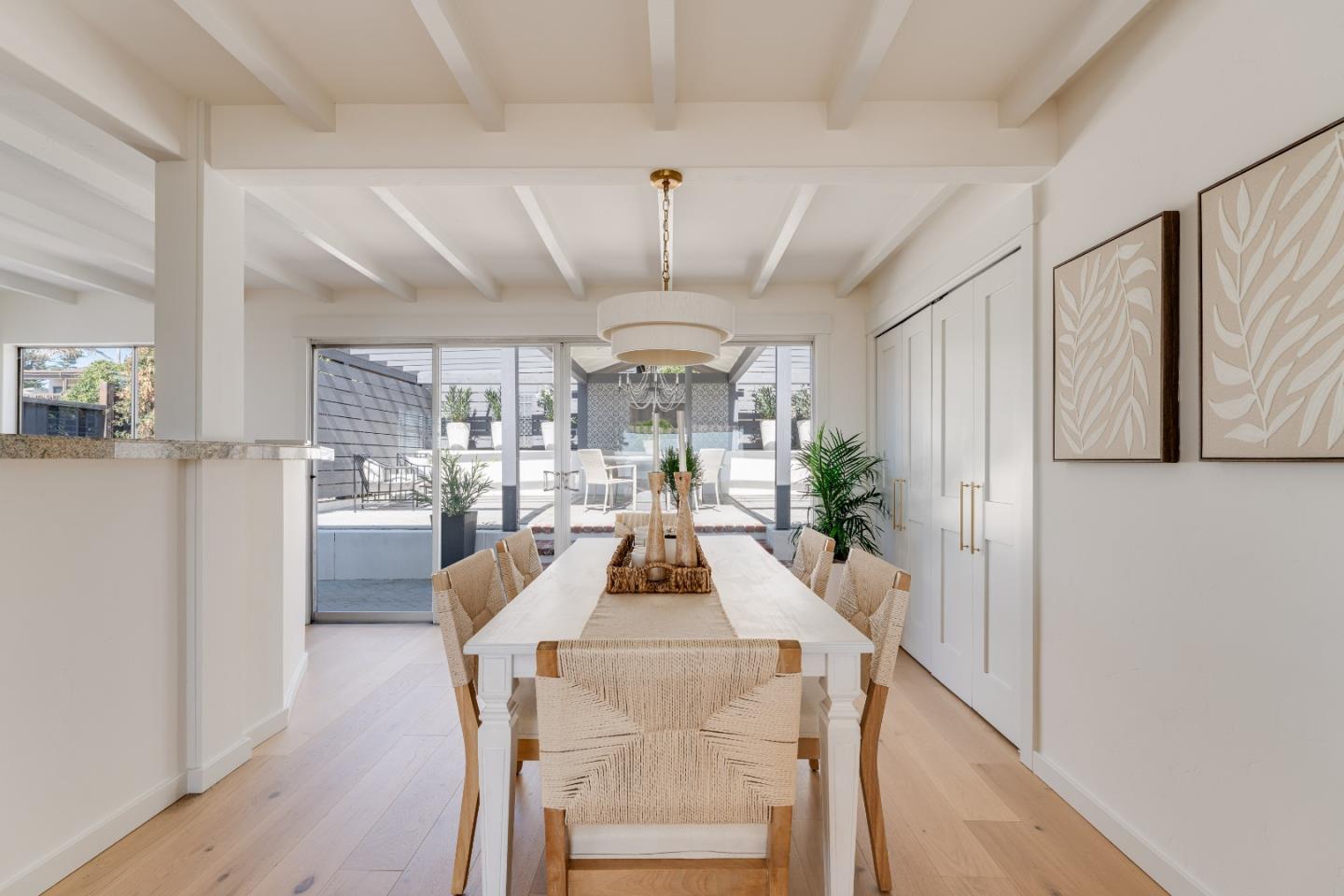 221 Highland DR