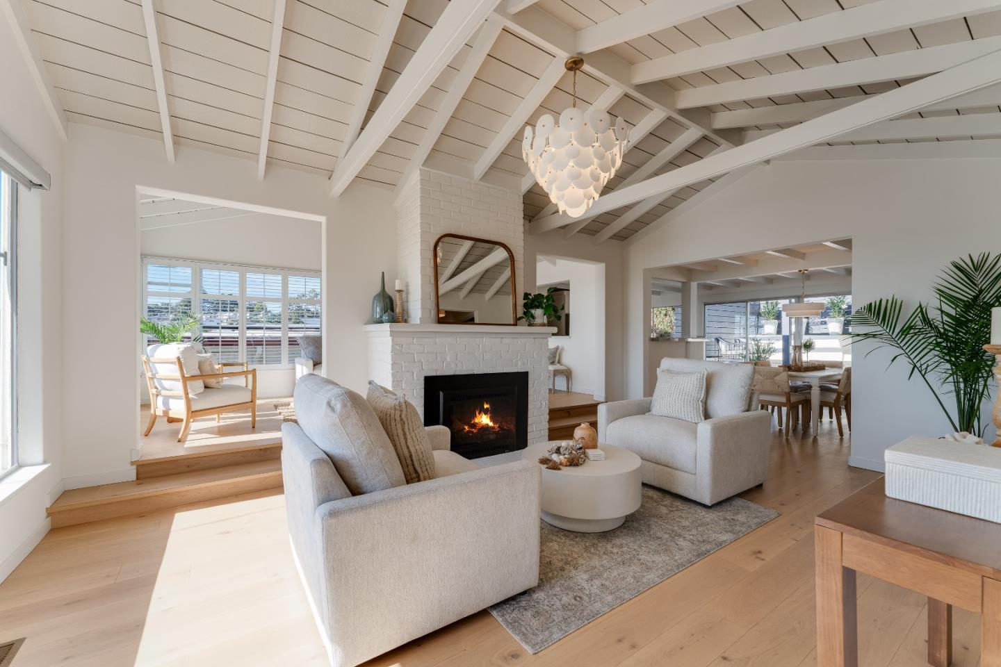 221 Highland DR
