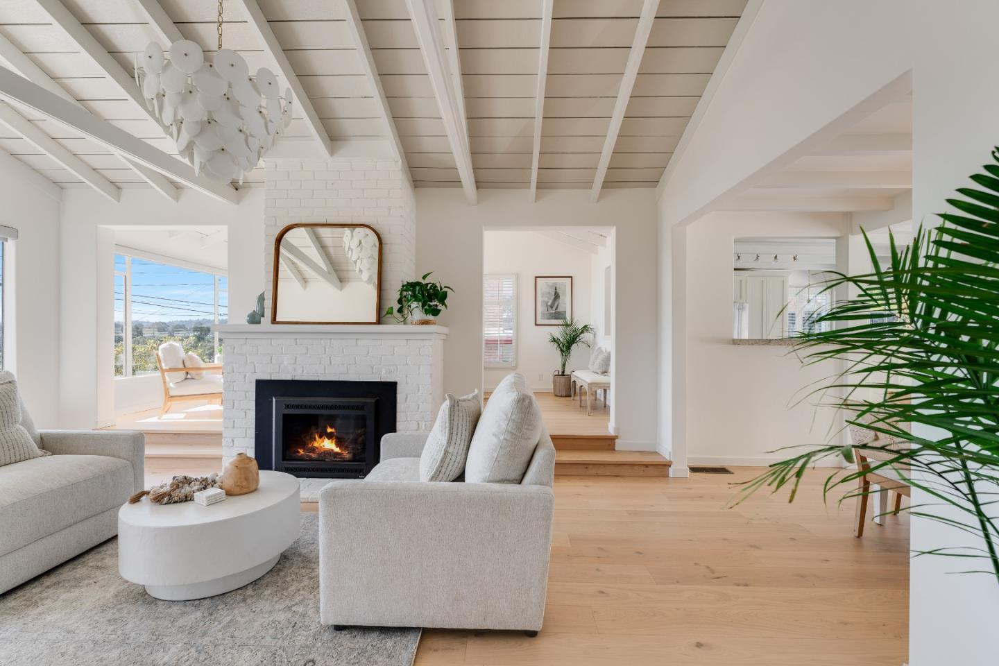 221 Highland DR