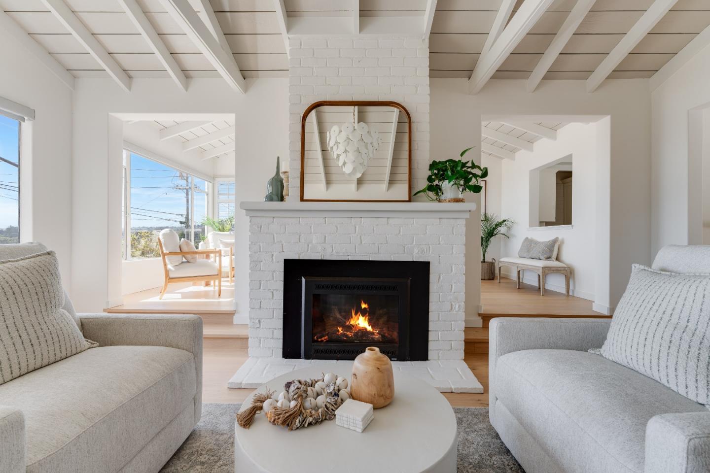 221 Highland DR
