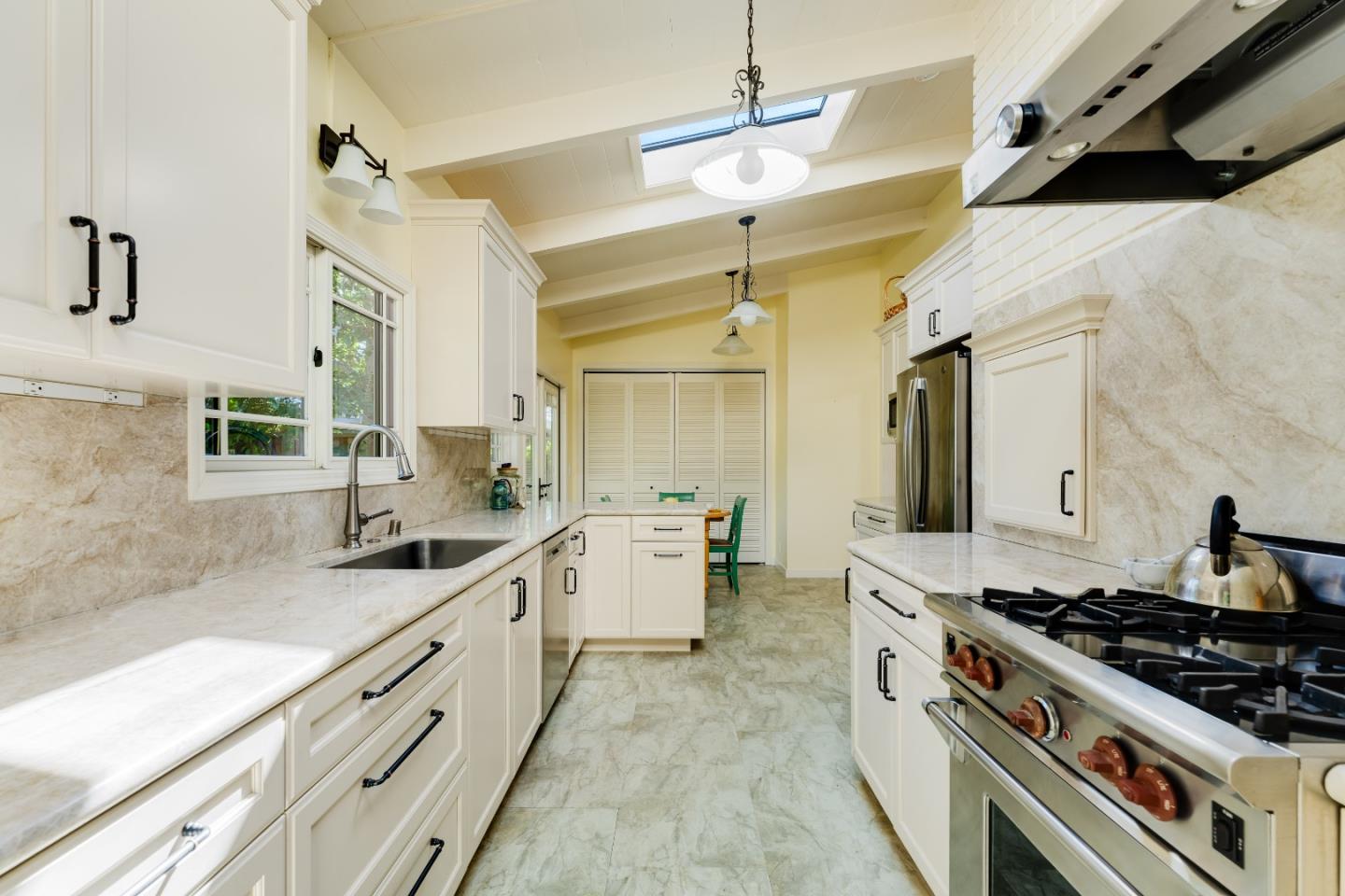 505 Bayview DR