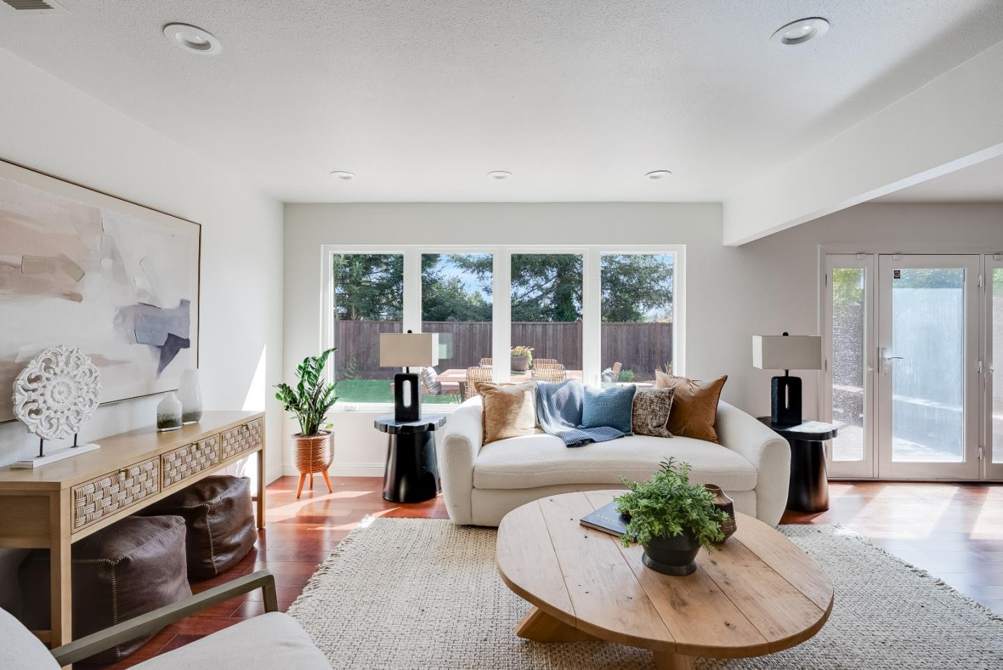 4492 Ranchero DR