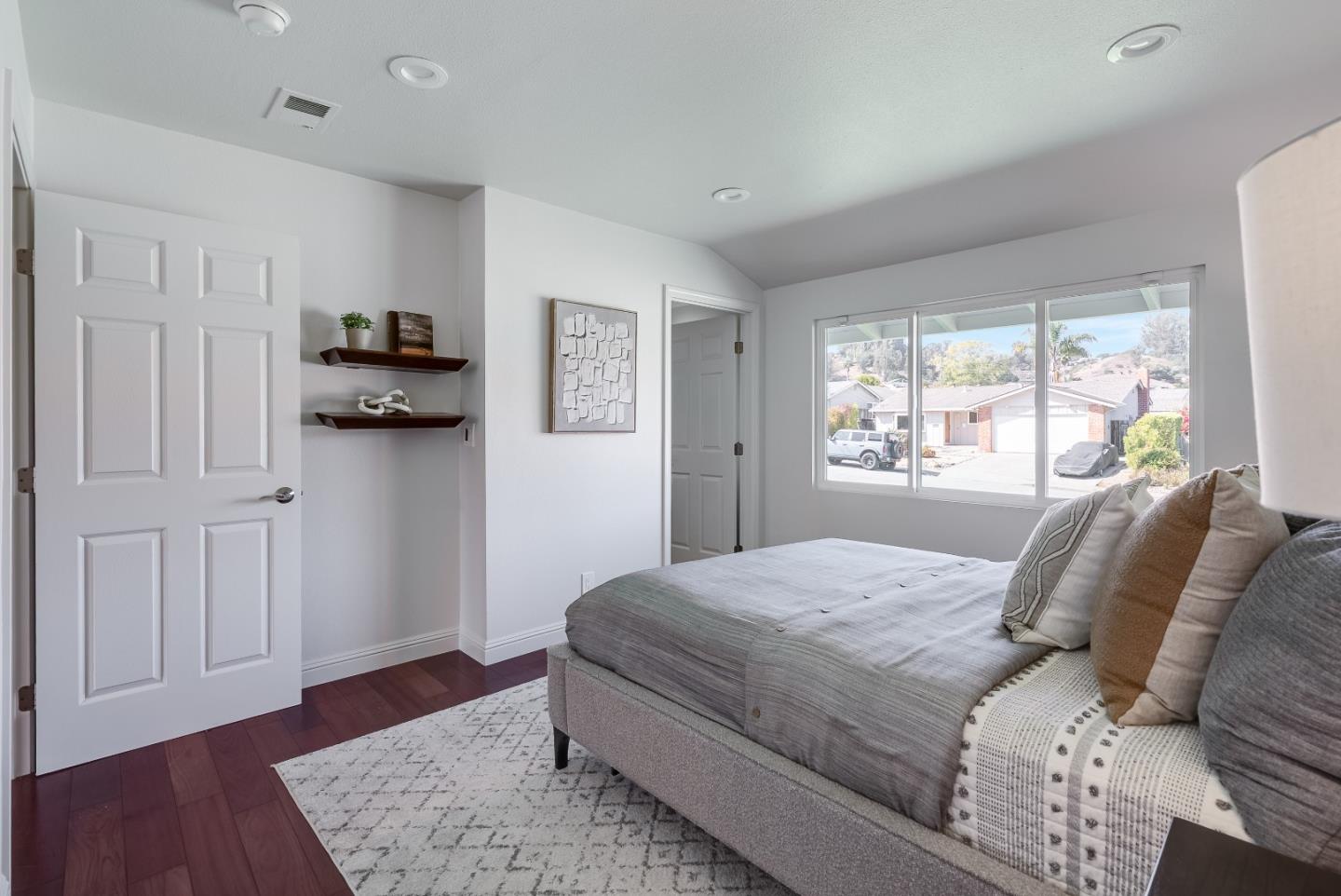 4492 Ranchero DR