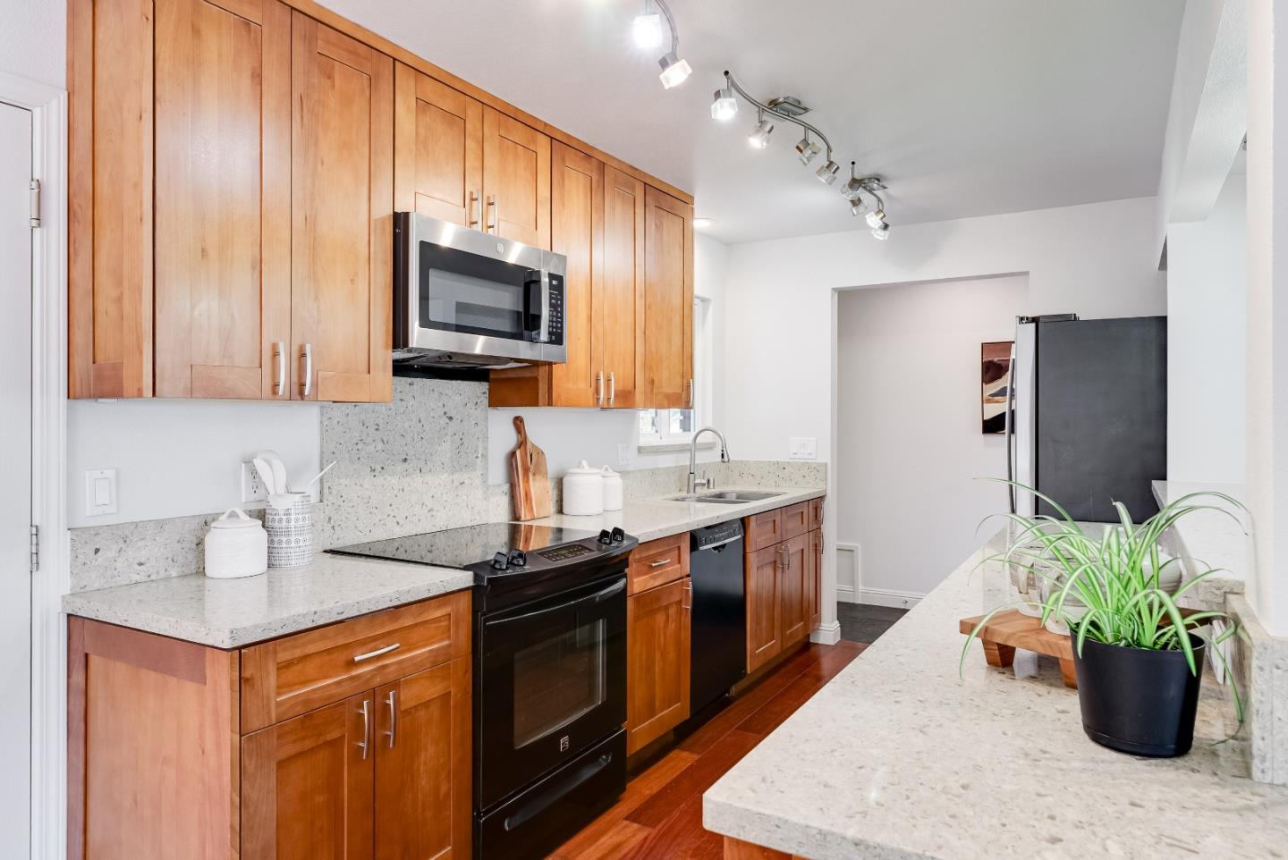 4492 Ranchero DR