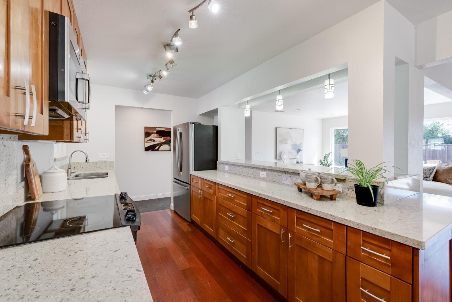 4492 Ranchero DR