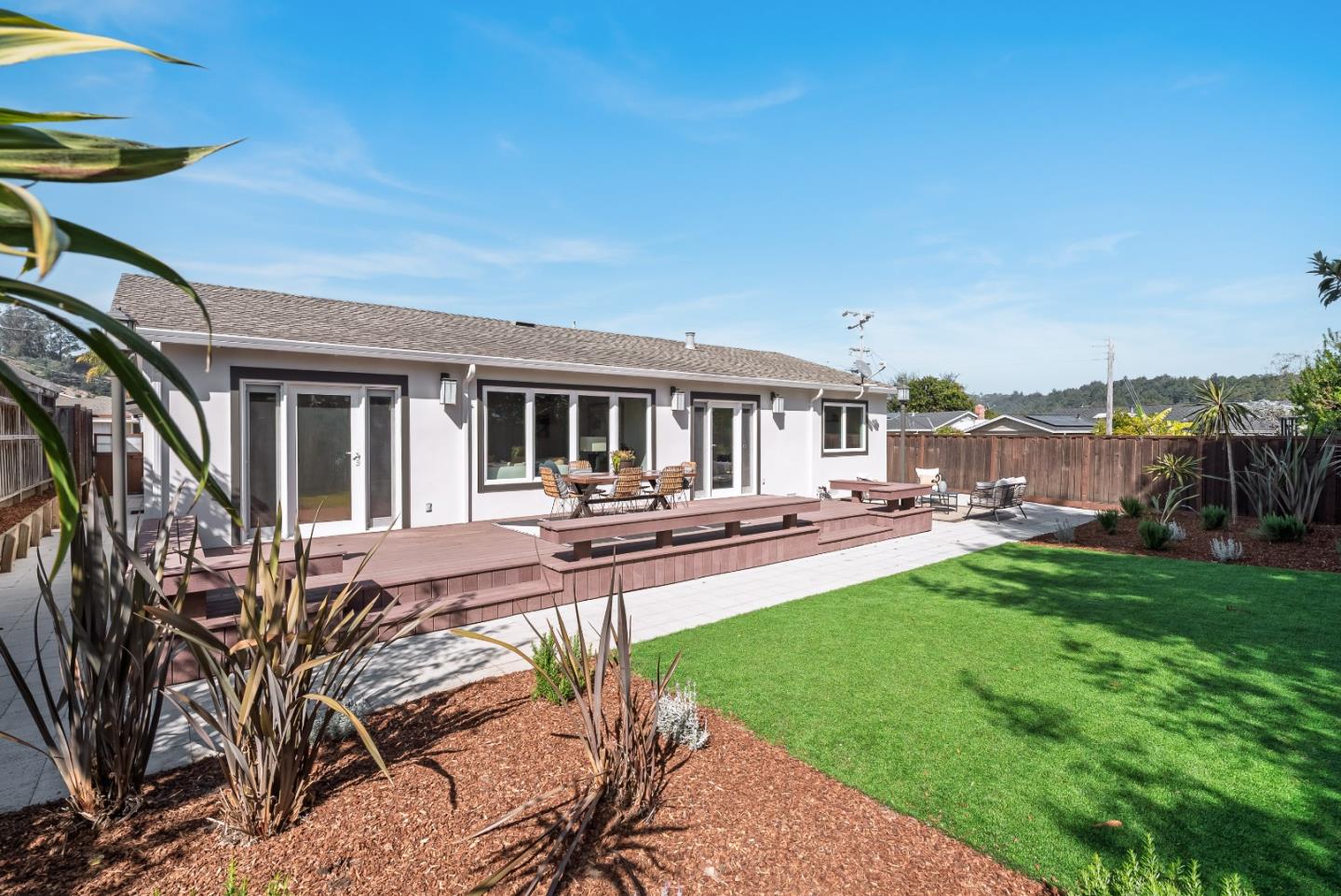 4492 Ranchero DR