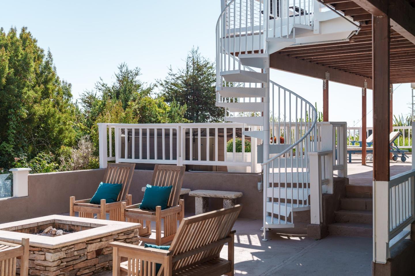 106 Mar Vista DR