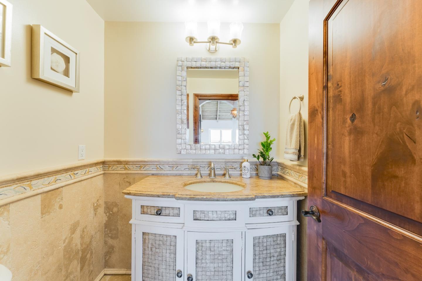 106 Mar Vista DR