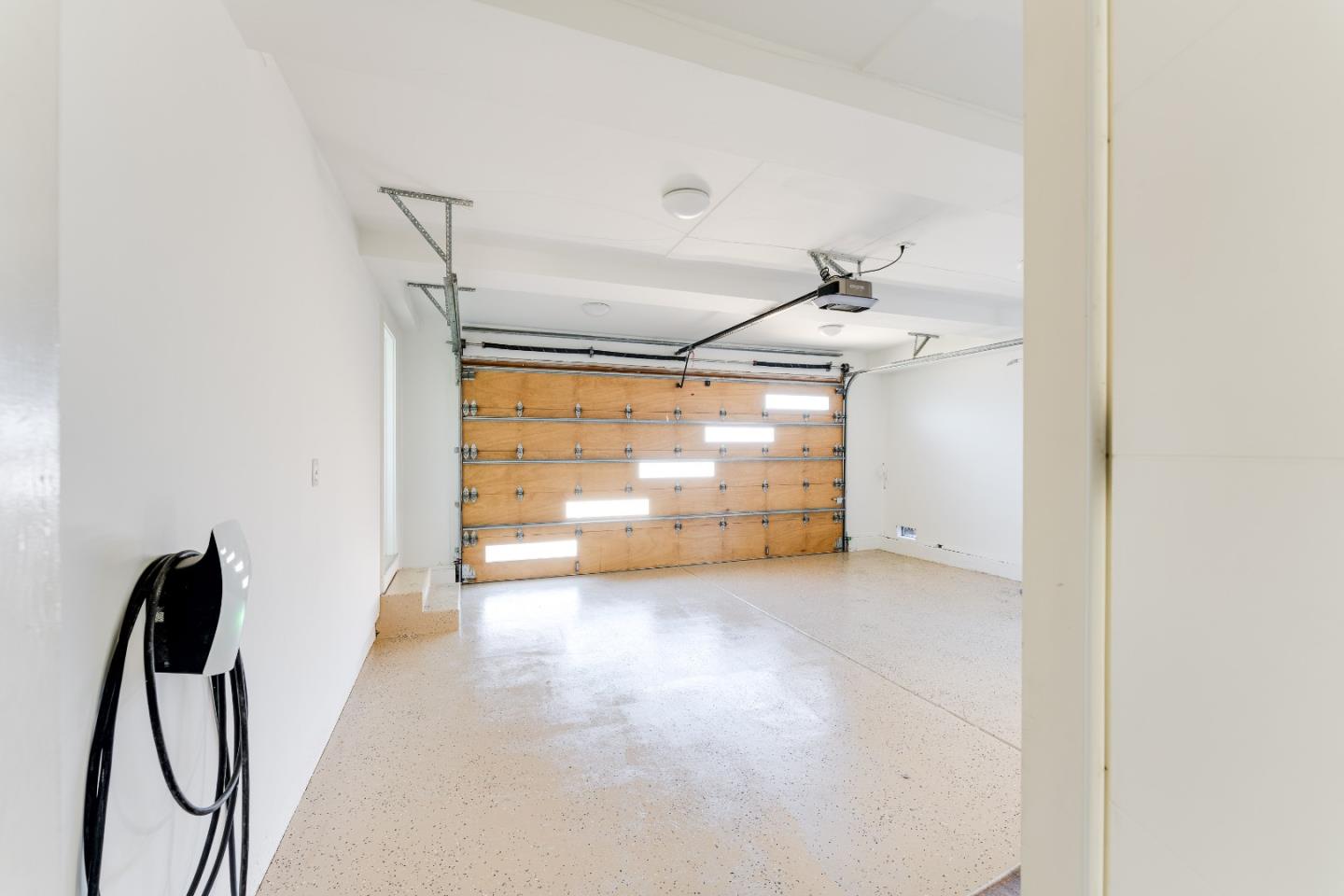 562 36th AVE