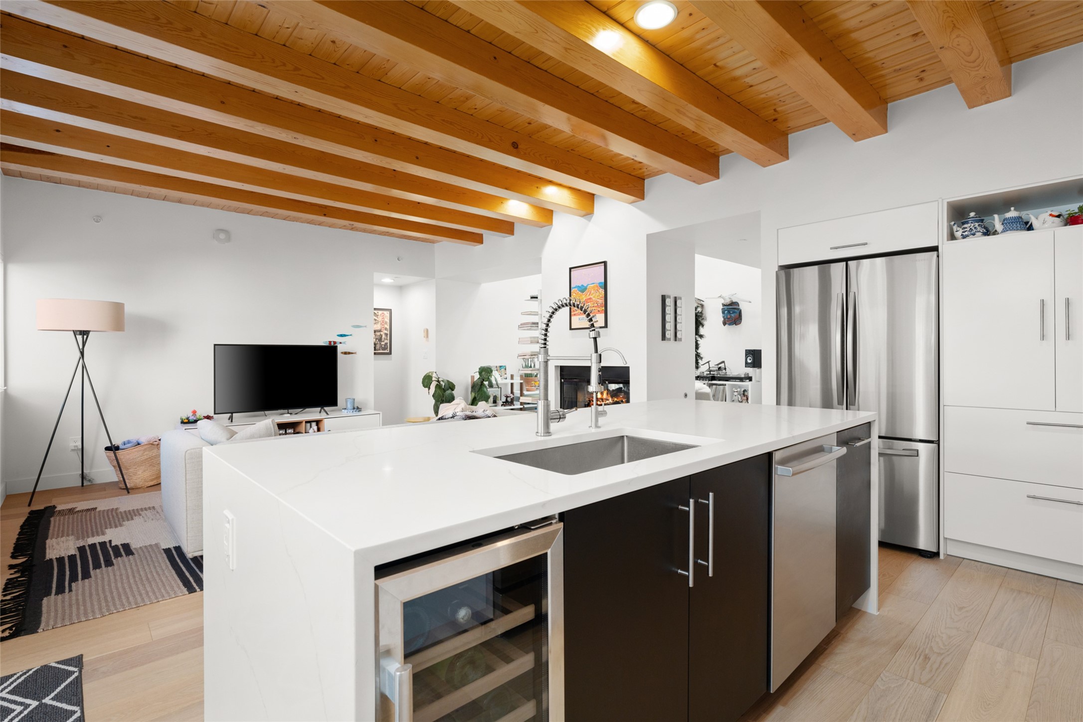 613 Avenida Colima