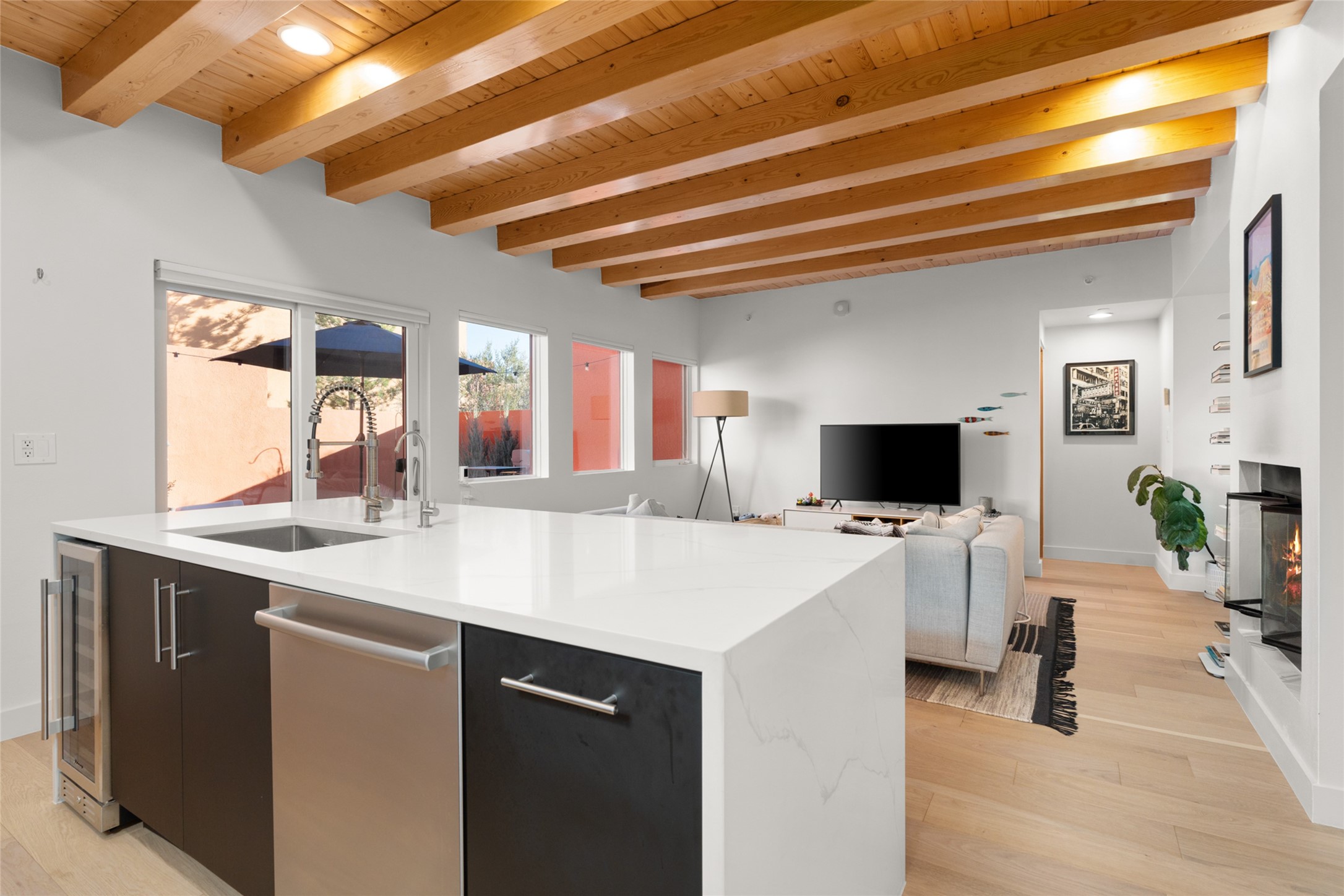 613 Avenida Colima