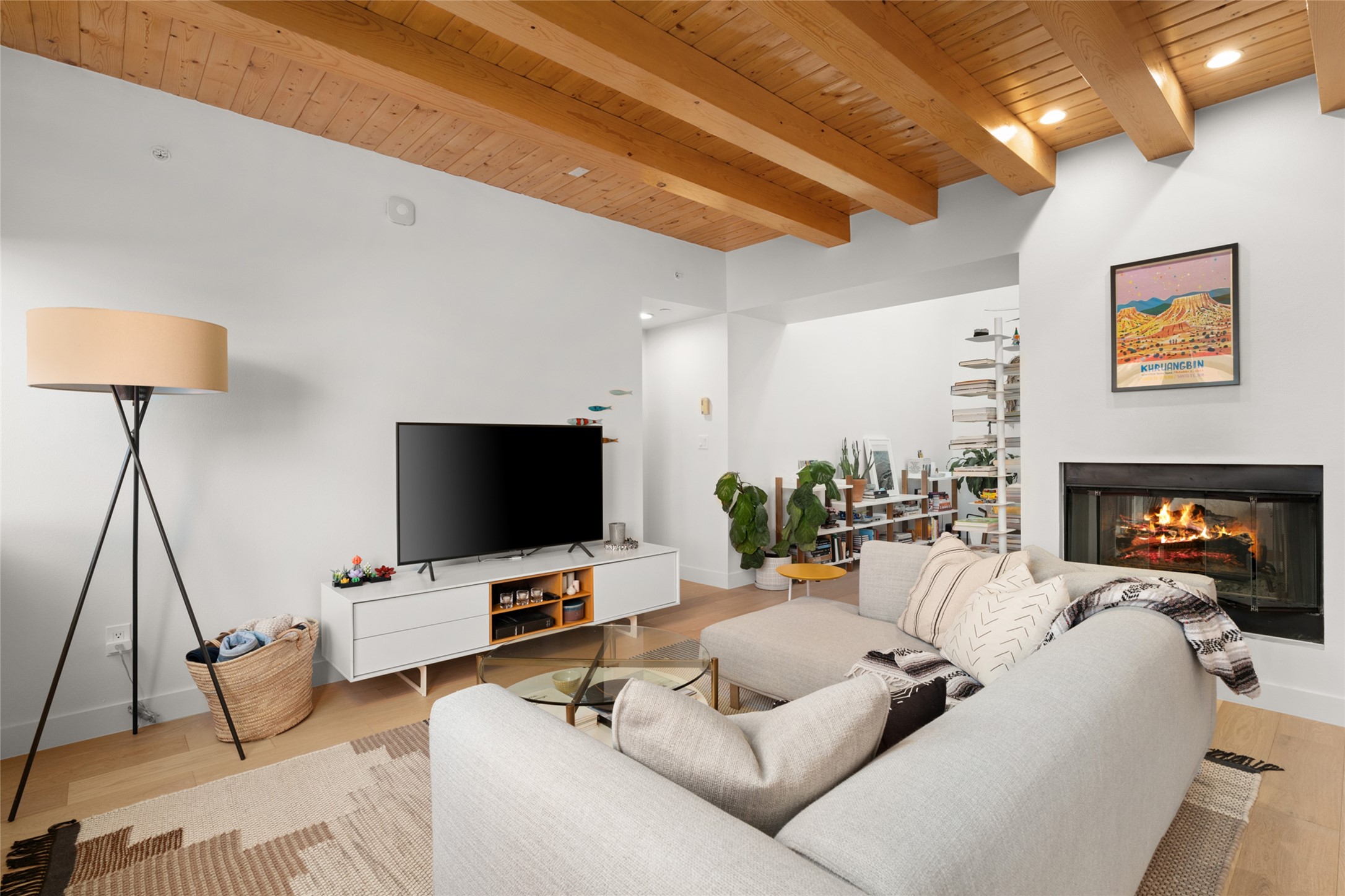 613 Avenida Colima