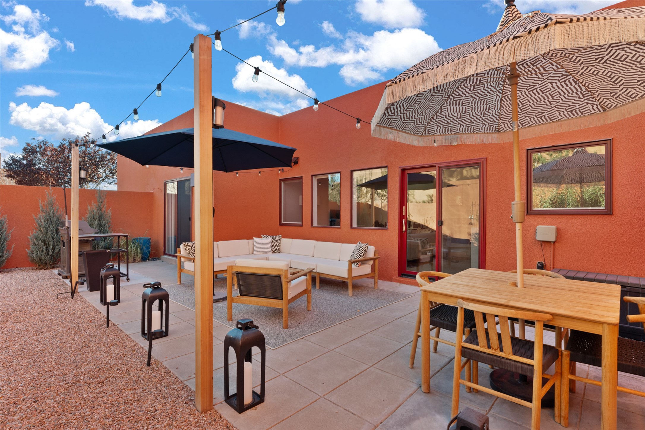 613 Avenida Colima