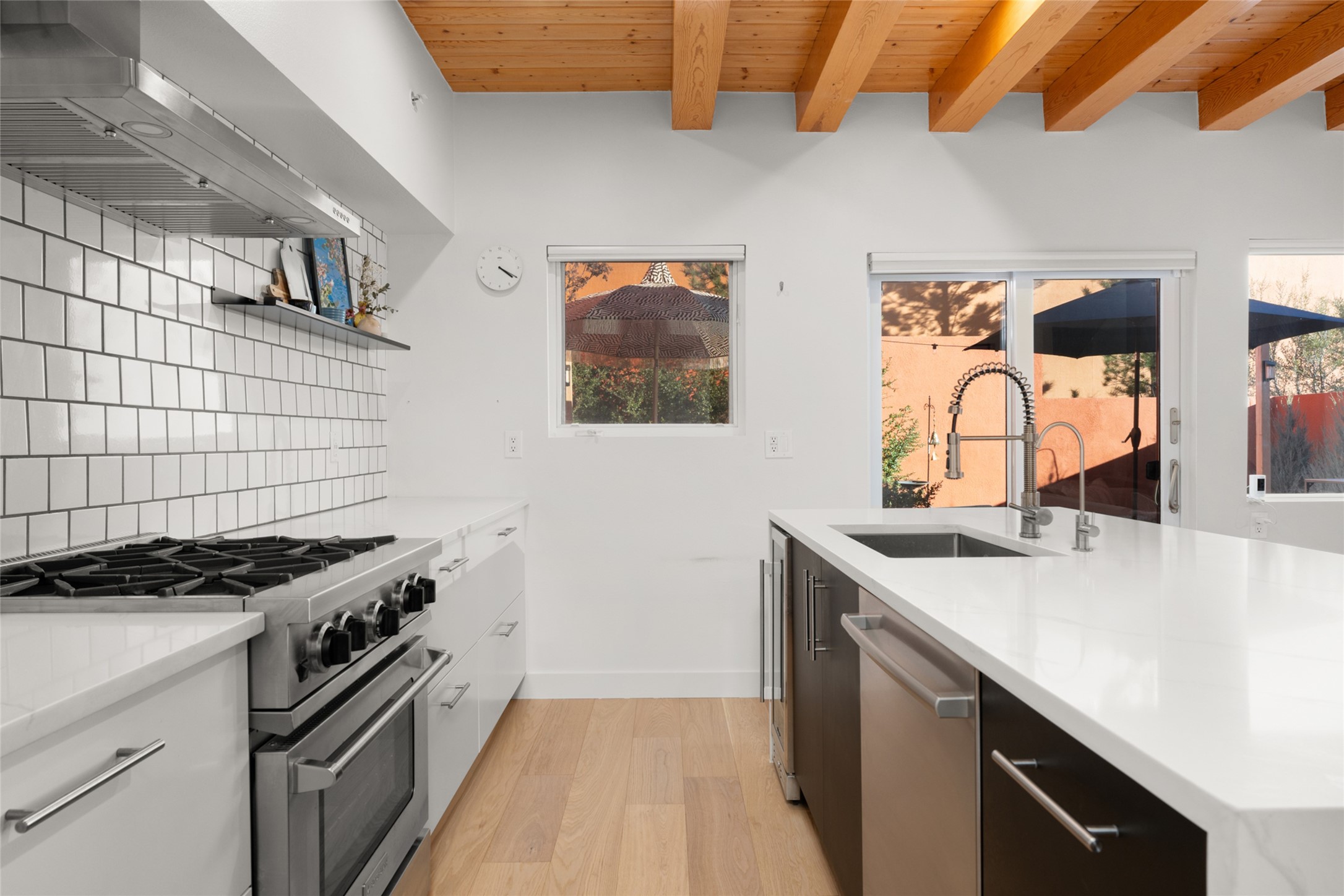 613 Avenida Colima
