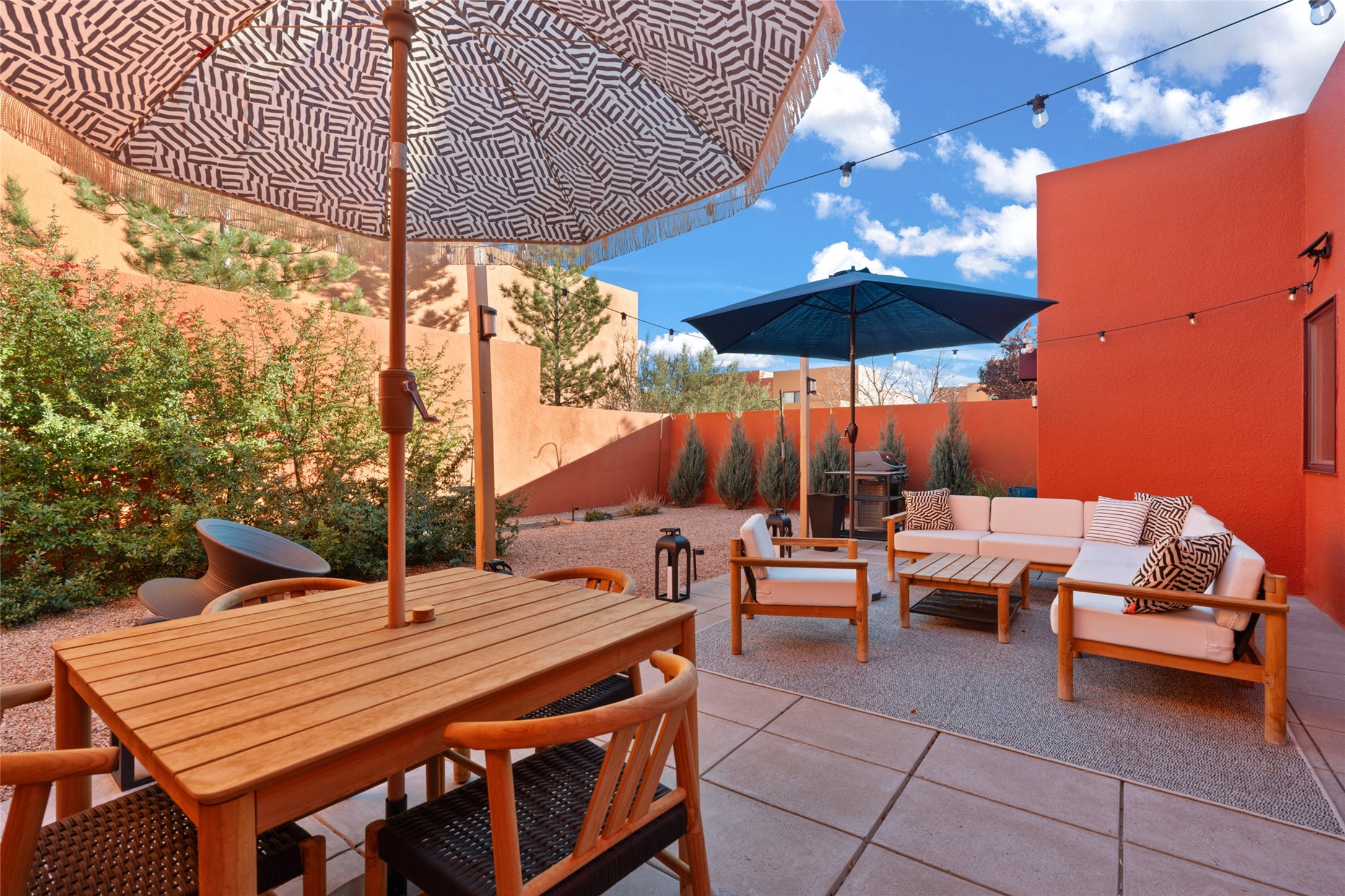 613 Avenida Colima
