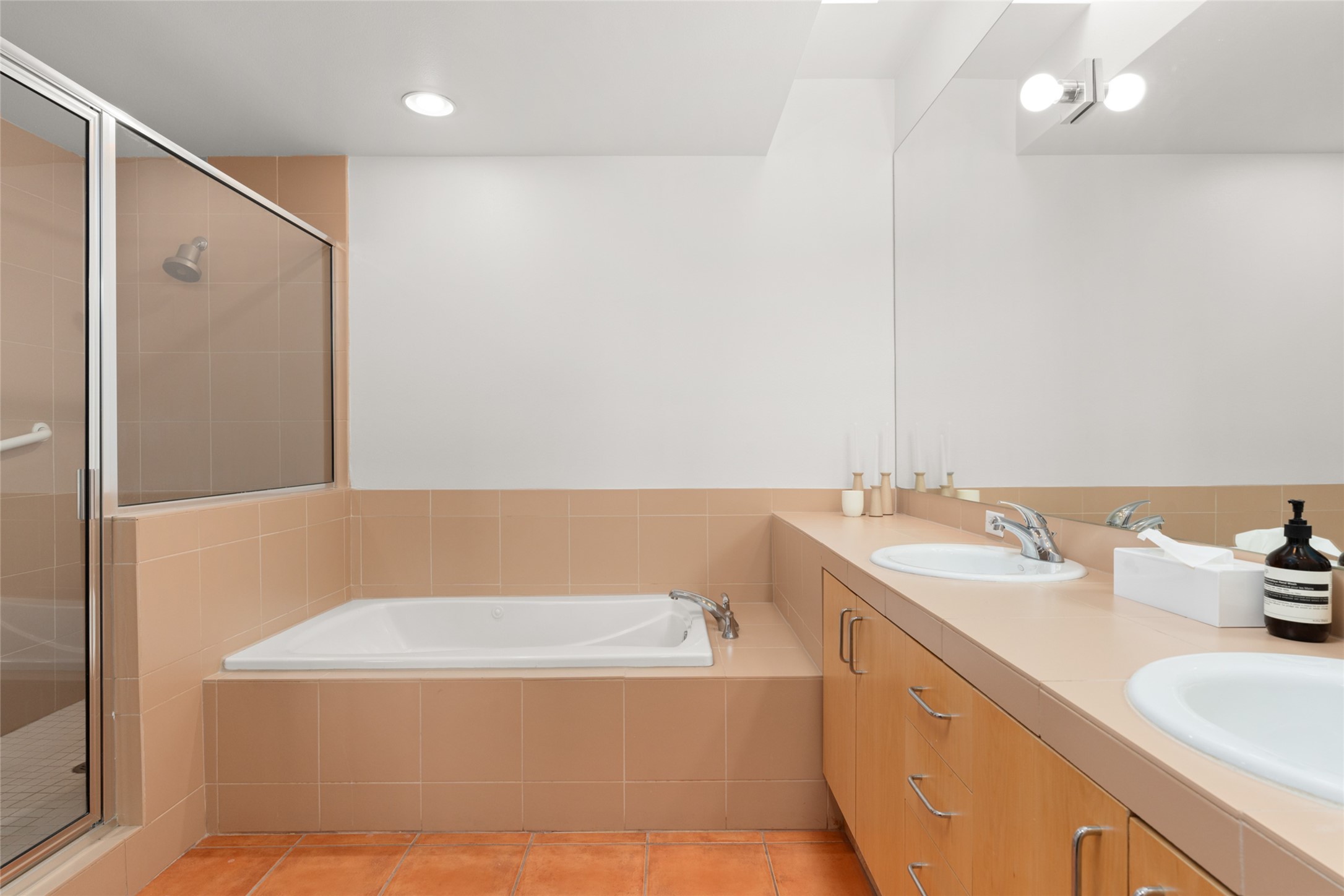 613 Avenida Colima
