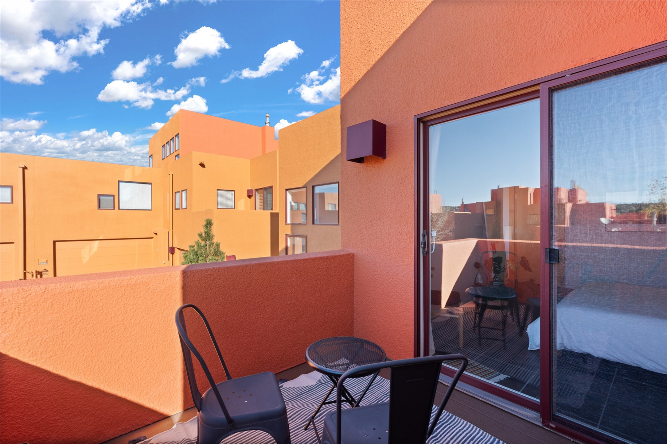 613 Avenida Colima