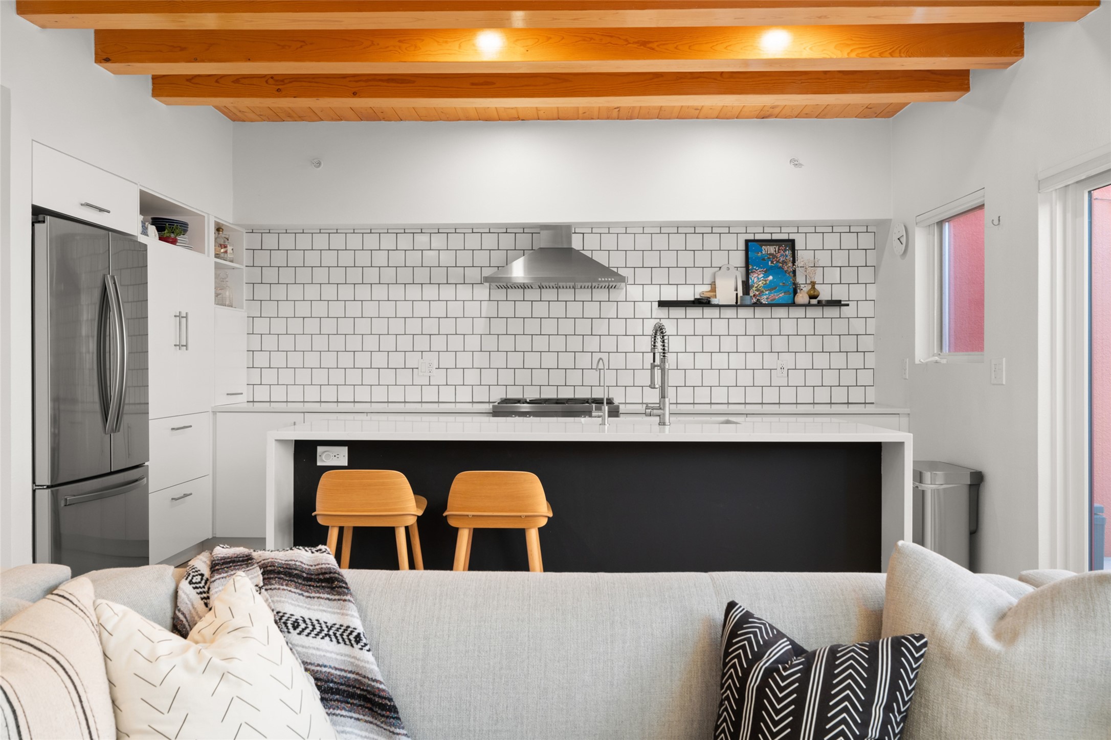 613 Avenida Colima