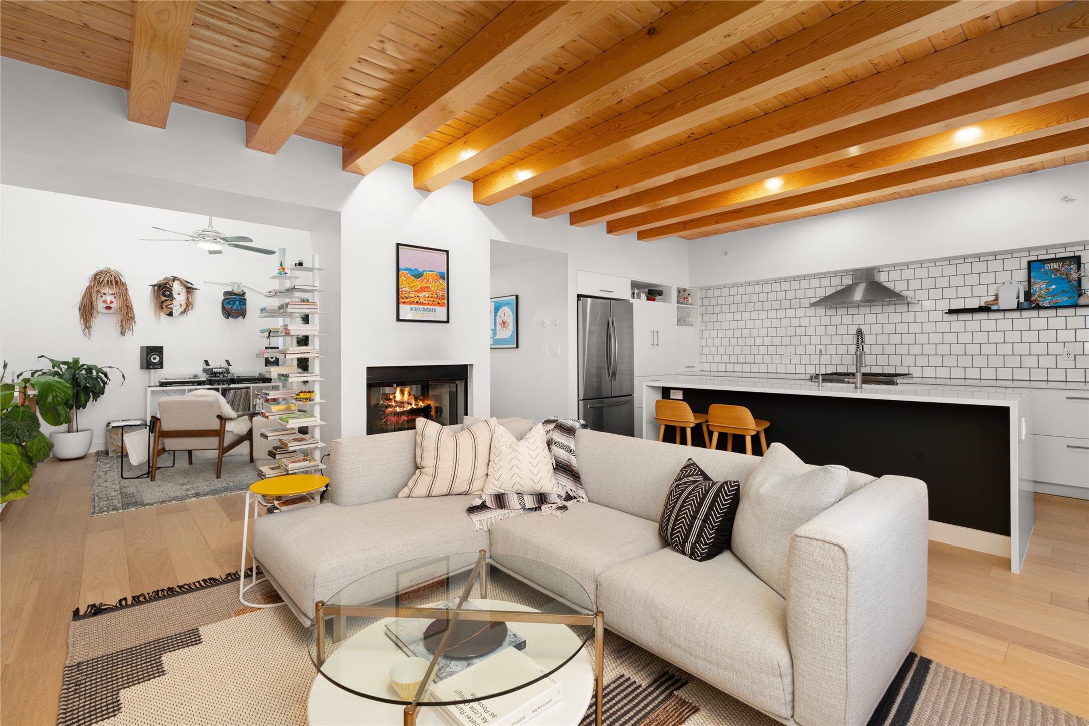 613 Avenida Colima