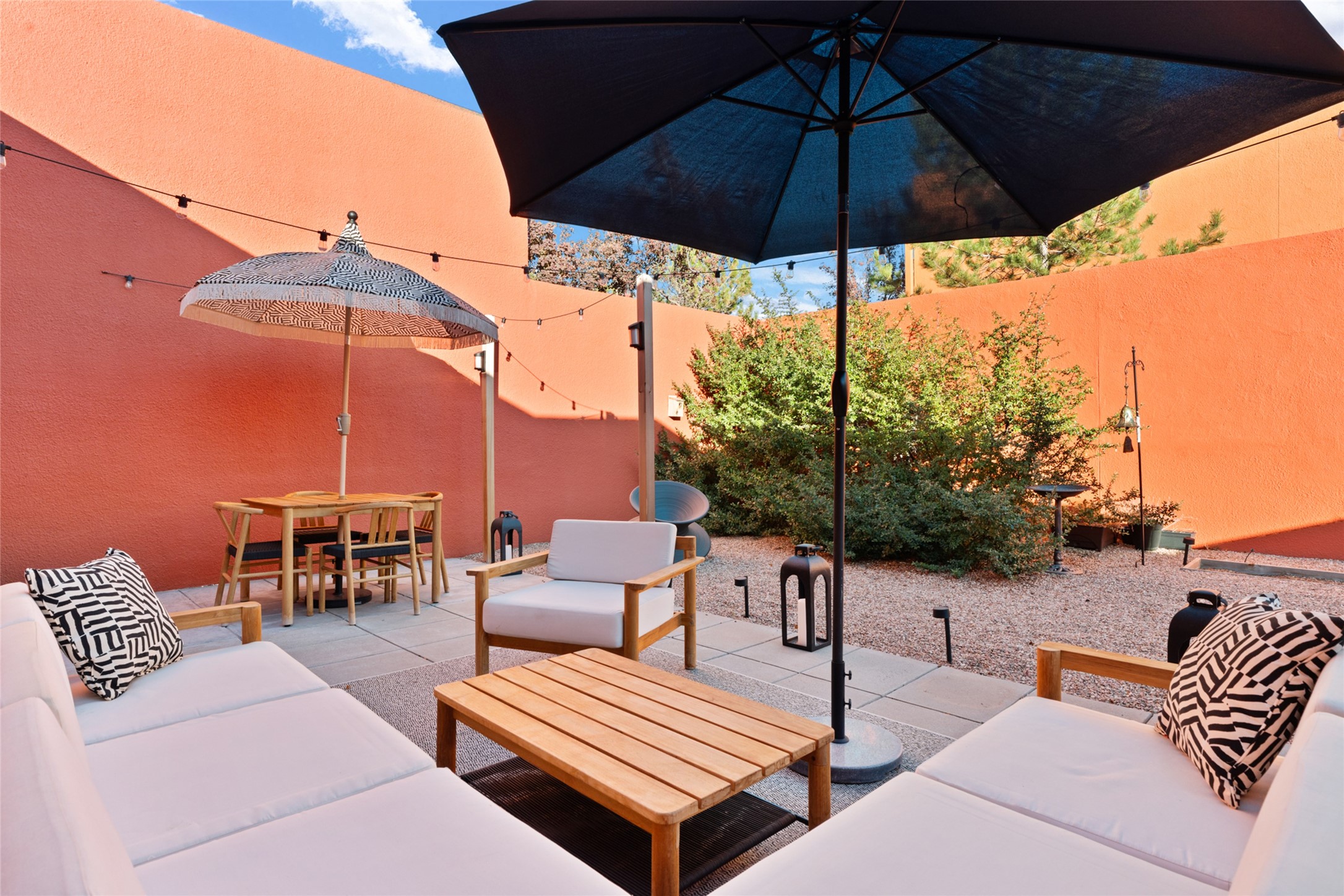 613 Avenida Colima
