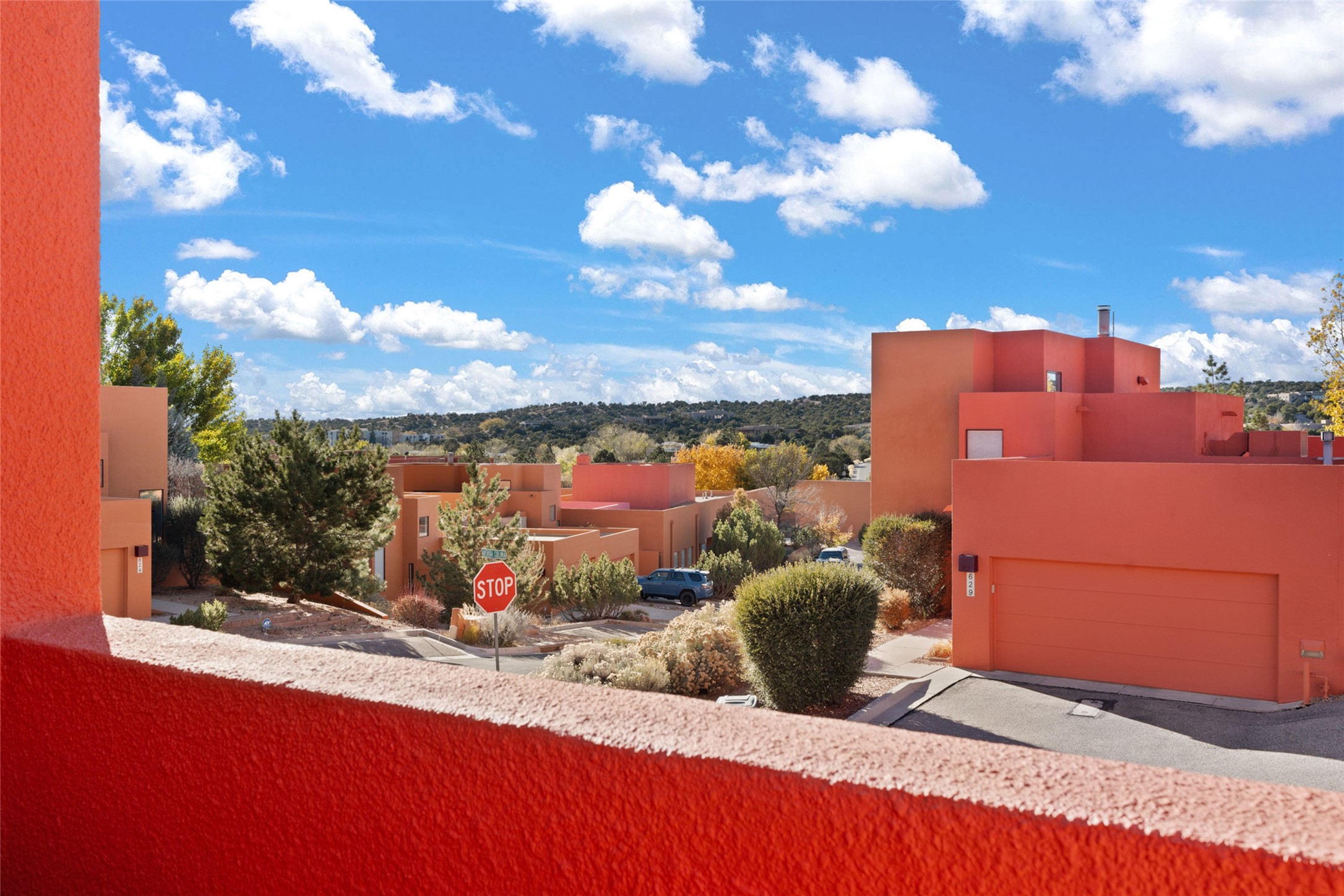 613 Avenida Colima