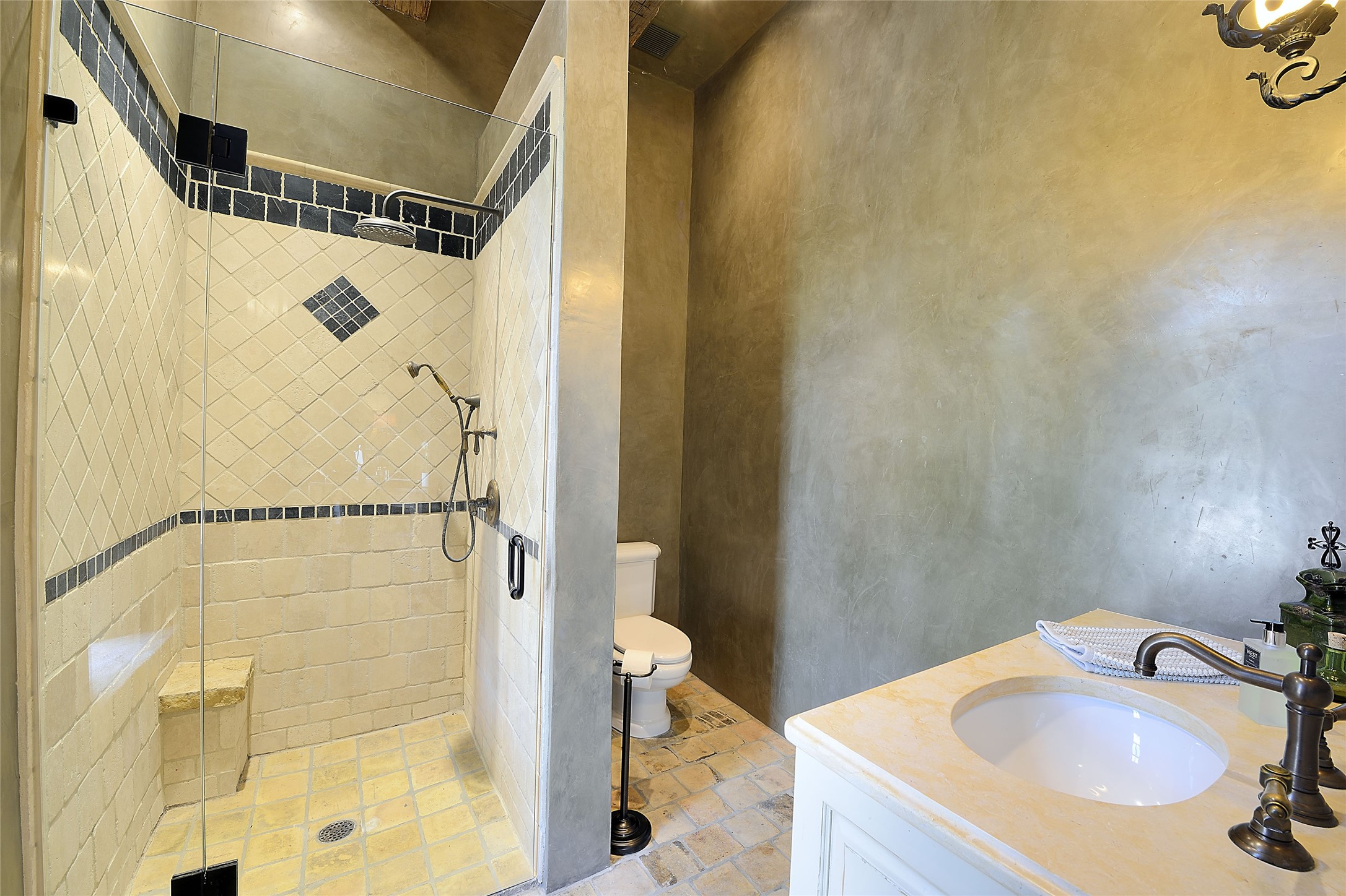 52 Lodge Trail