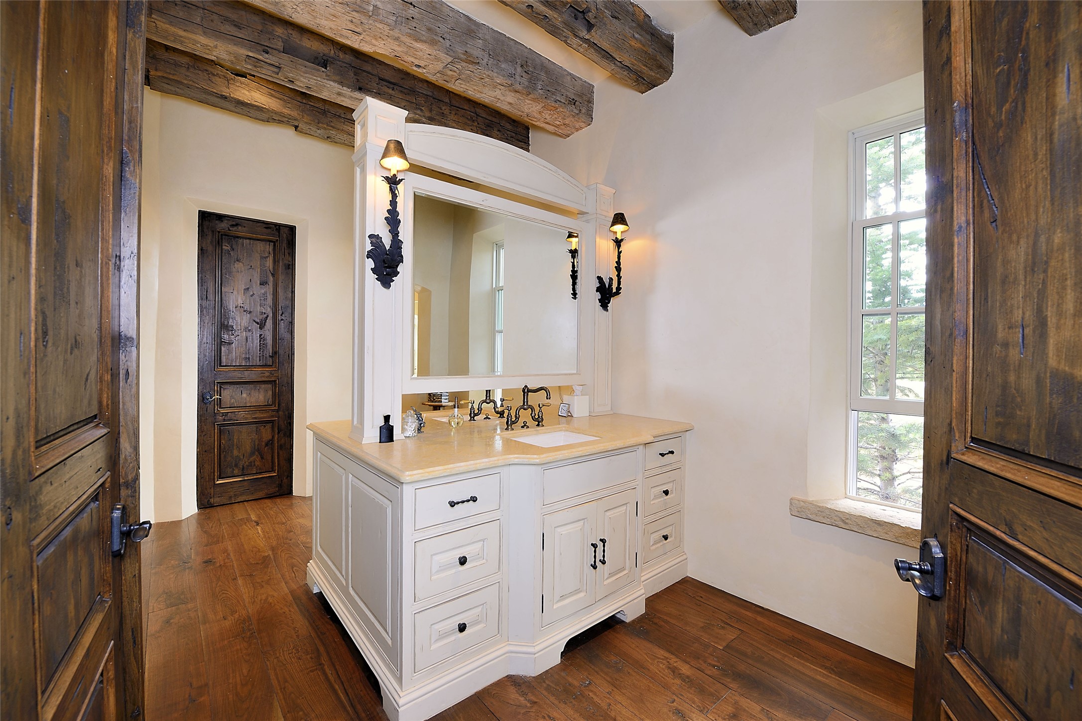 52 Lodge Trail