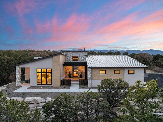 55 Nature Pointe Drive