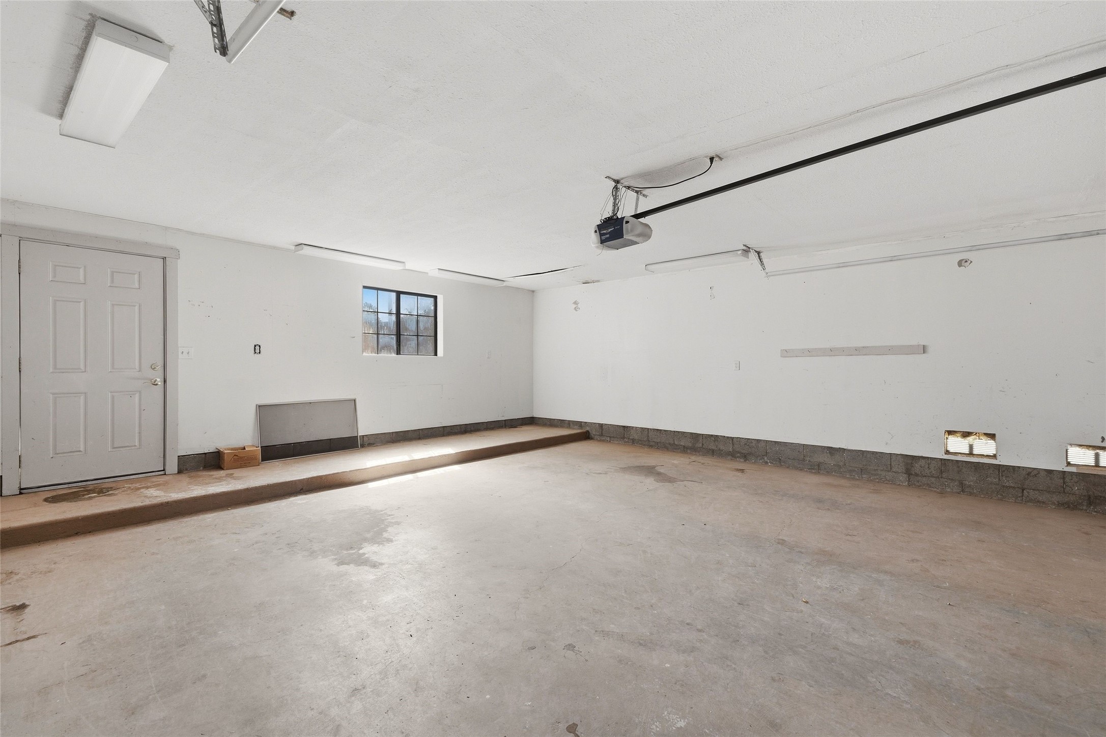122 W Cordova Road