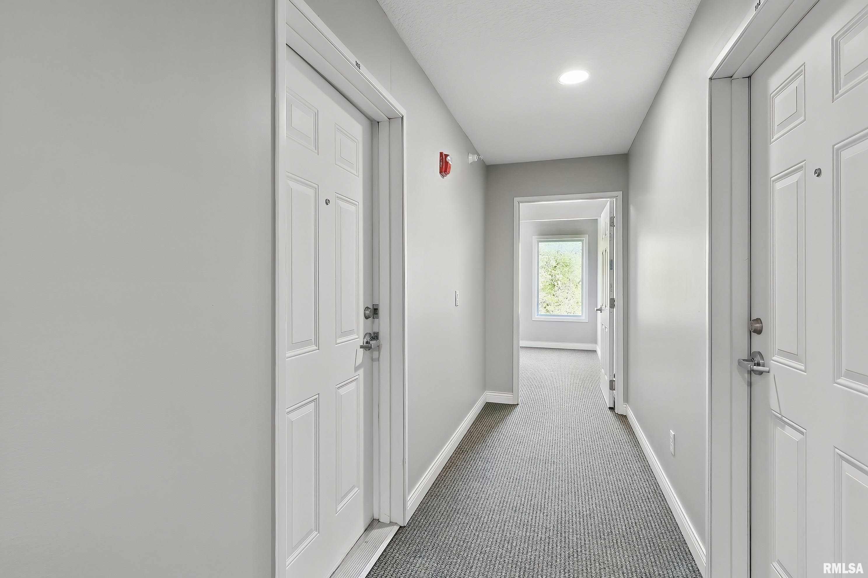 4102 CREEK HILL Drive Unit: 102