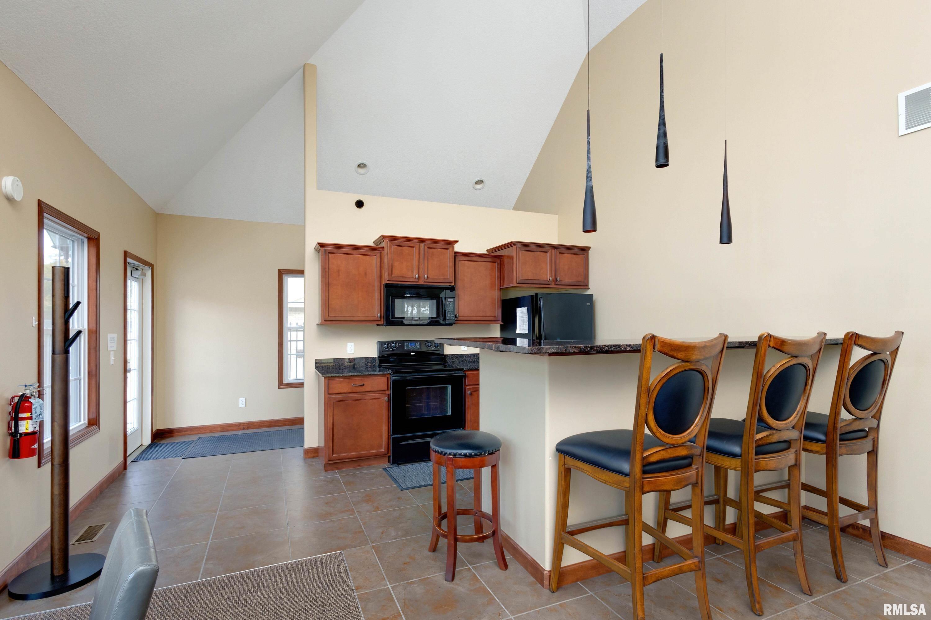 4102 CREEK HILL Drive Unit: 102