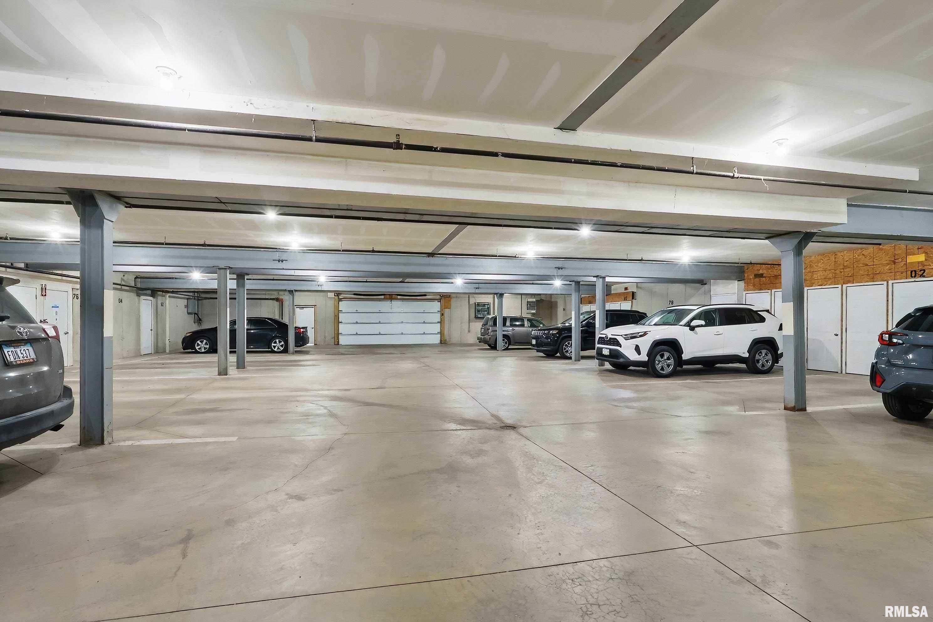 4102 CREEK HILL Drive Unit: 102