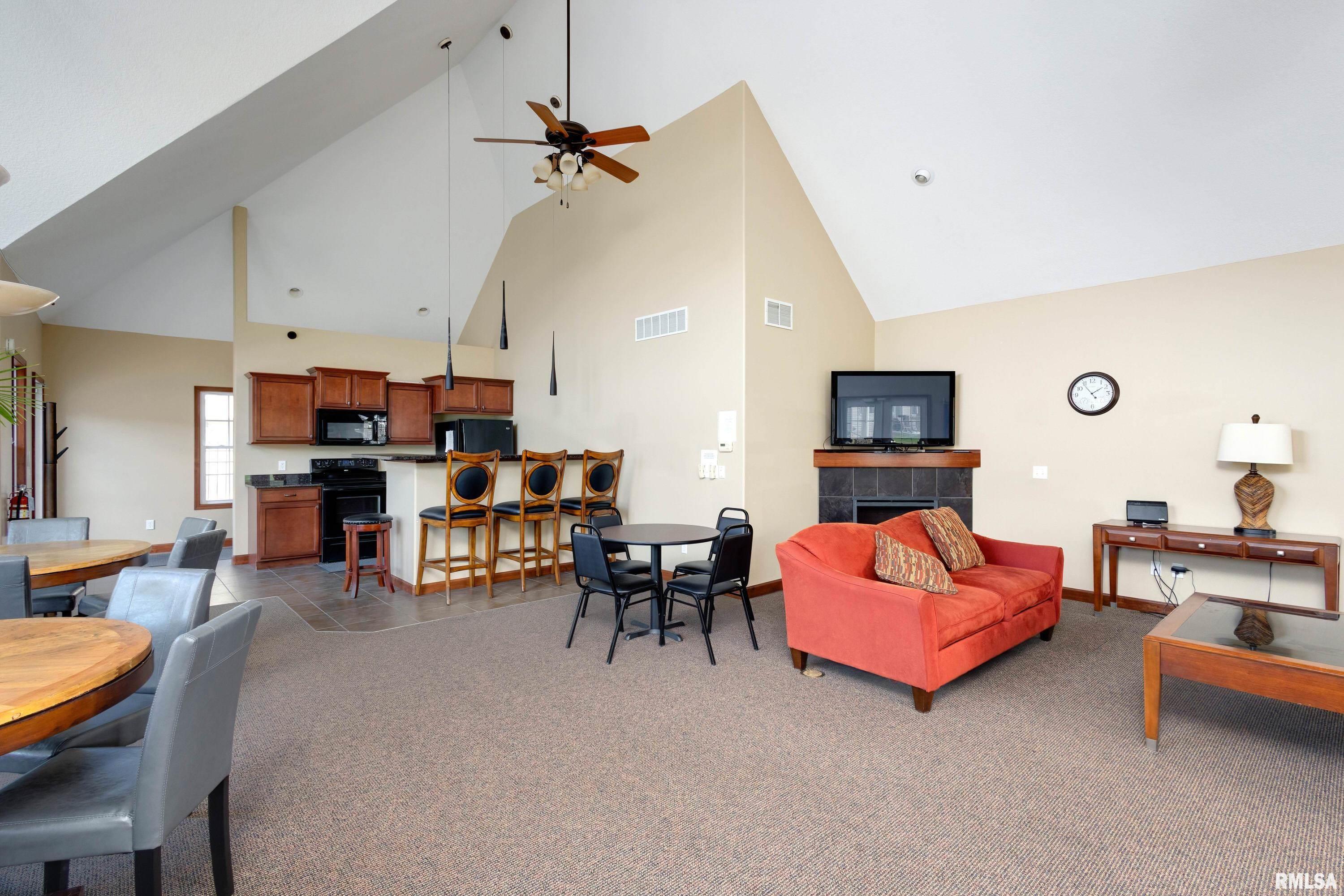 4102 CREEK HILL Drive Unit: 102