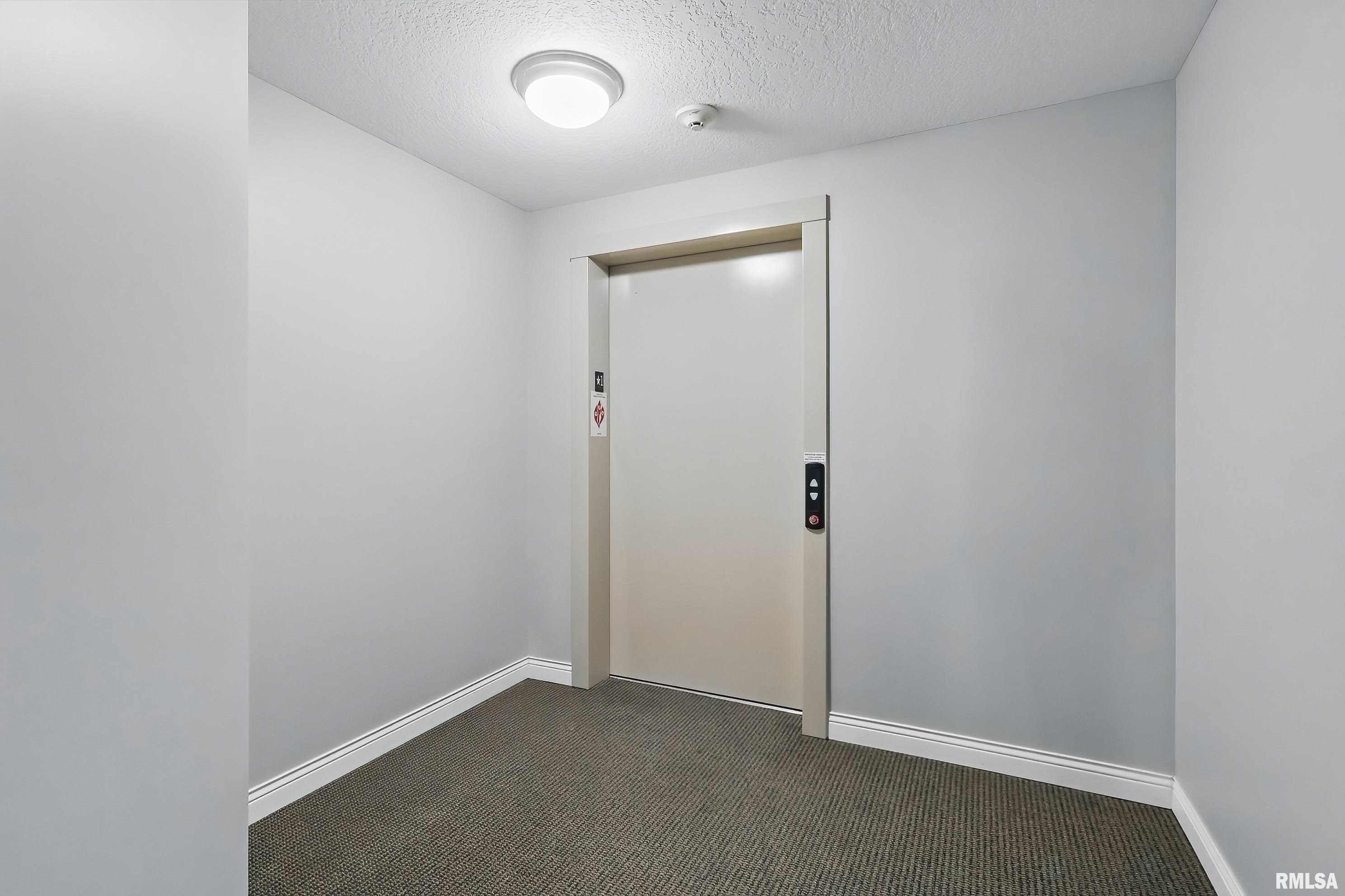 4102 CREEK HILL Drive Unit: 102
