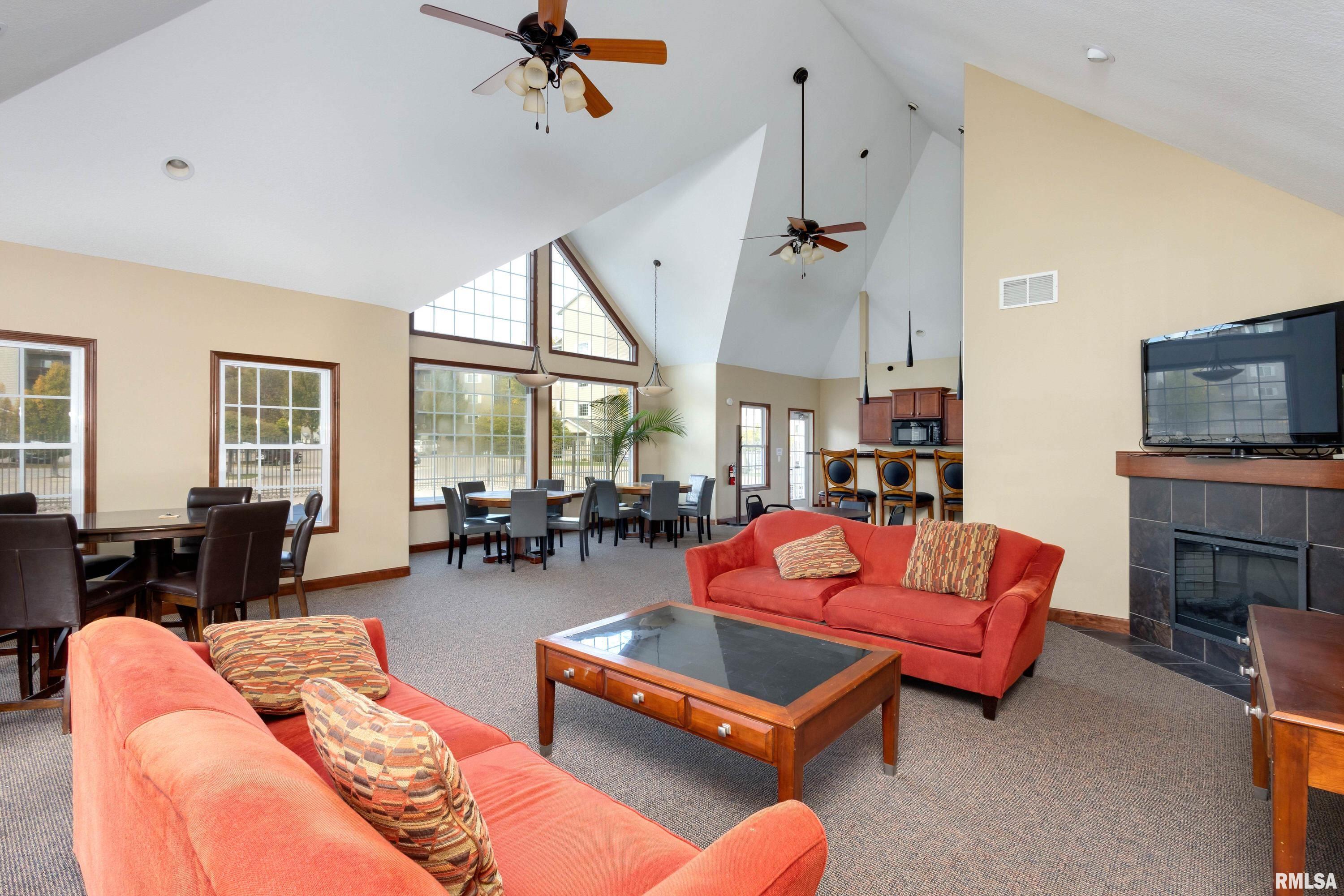 4102 CREEK HILL Drive Unit: 102