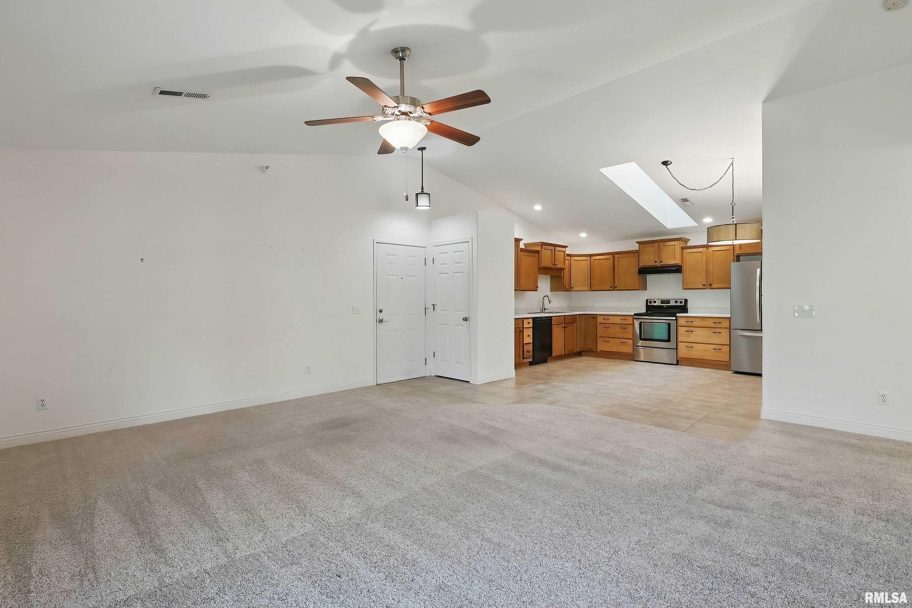 4102 CREEK HILL Drive Unit: 102
