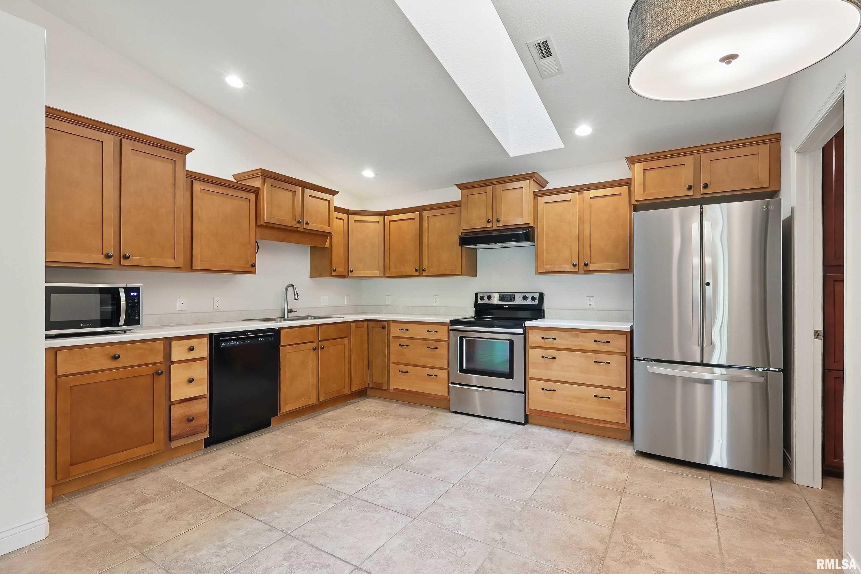 4102 CREEK HILL Drive Unit: 102