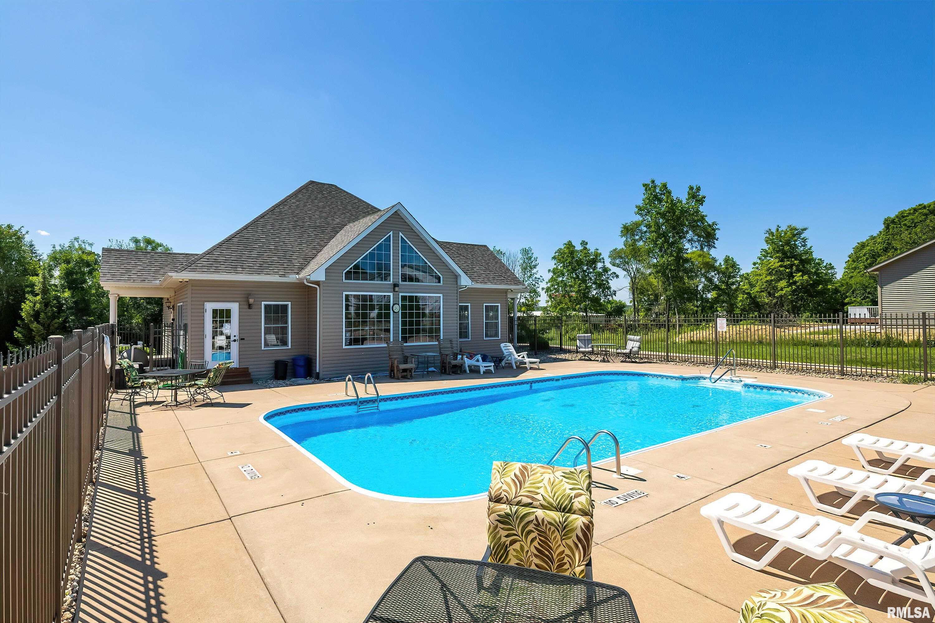 4102 CREEK HILL Drive Unit: 102