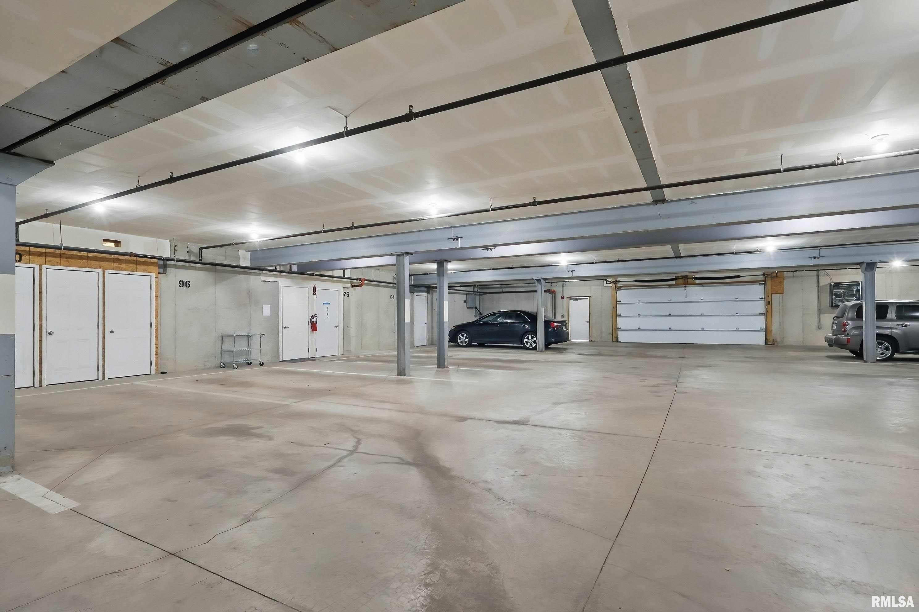 4102 CREEK HILL Drive Unit: 102