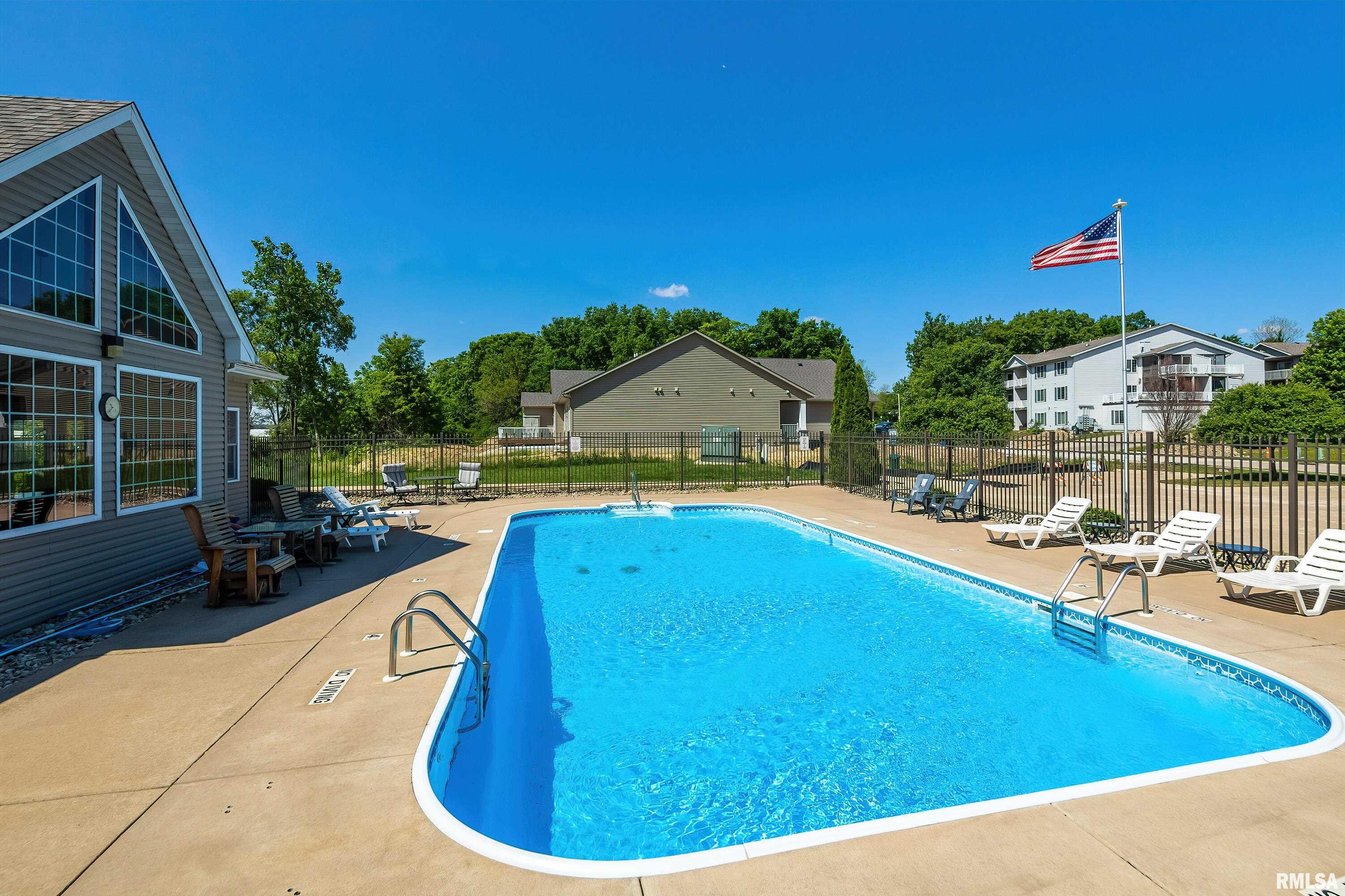 4102 CREEK HILL Drive Unit: 102