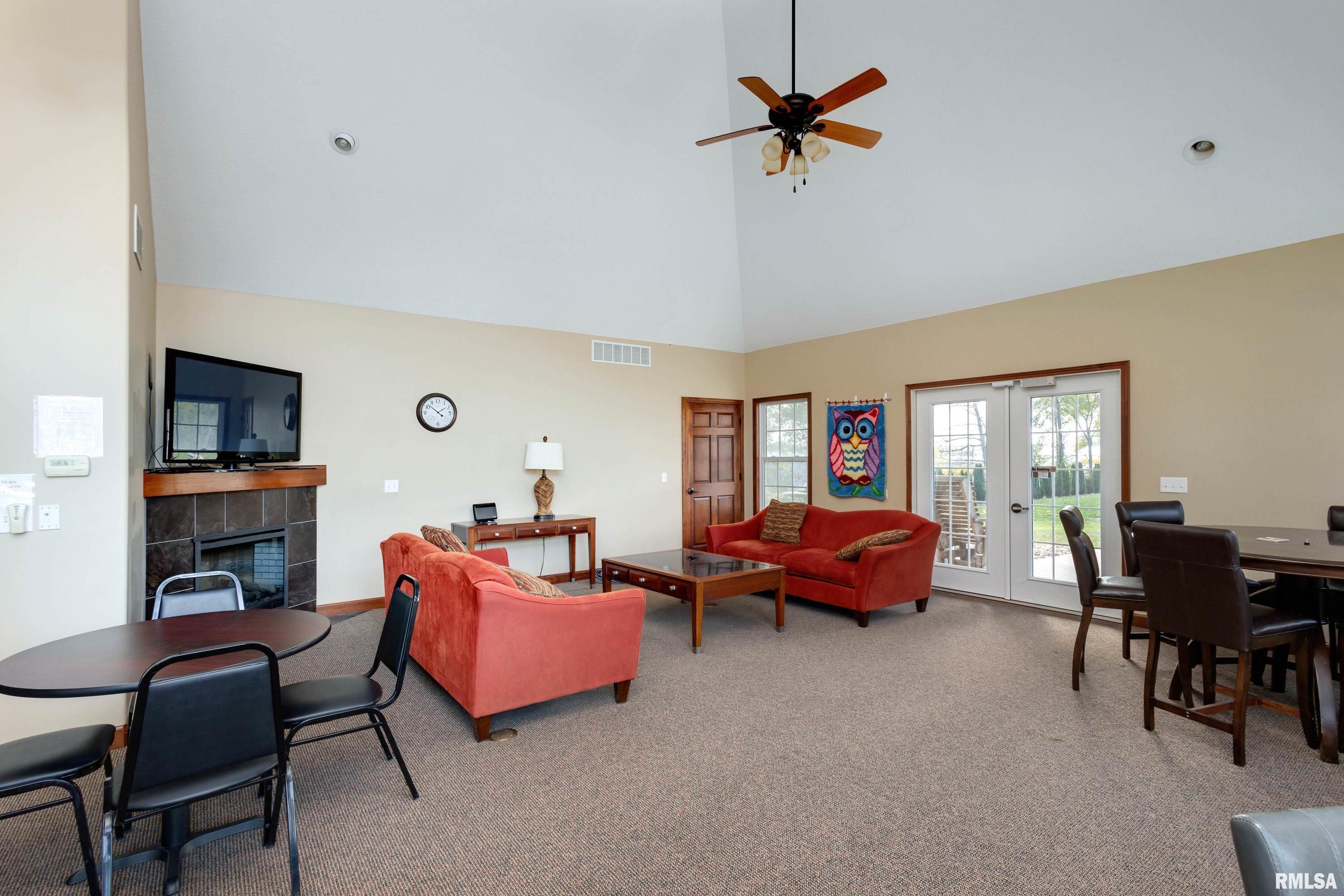 4102 CREEK HILL Drive Unit: 102
