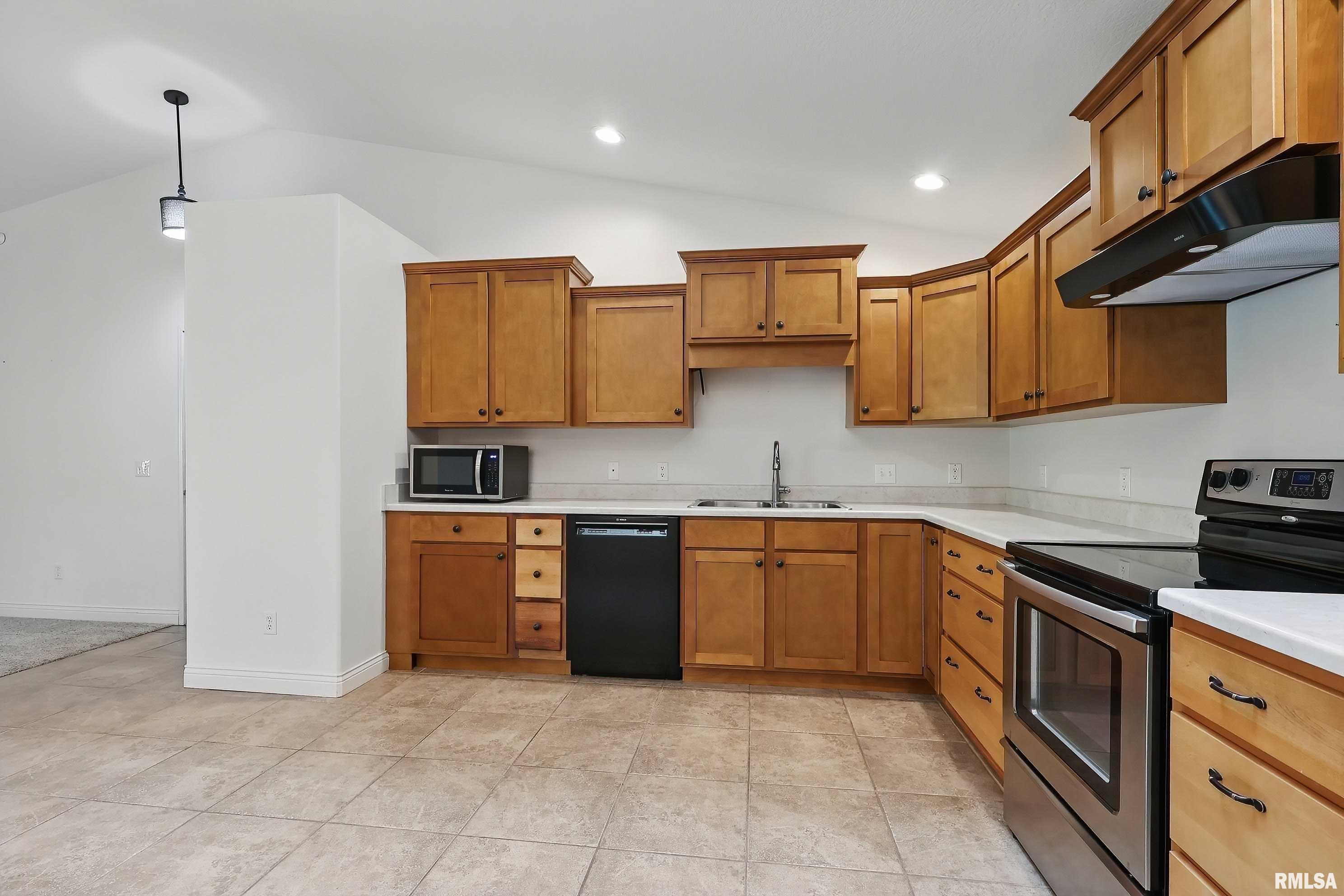 4102 CREEK HILL Drive Unit: 102