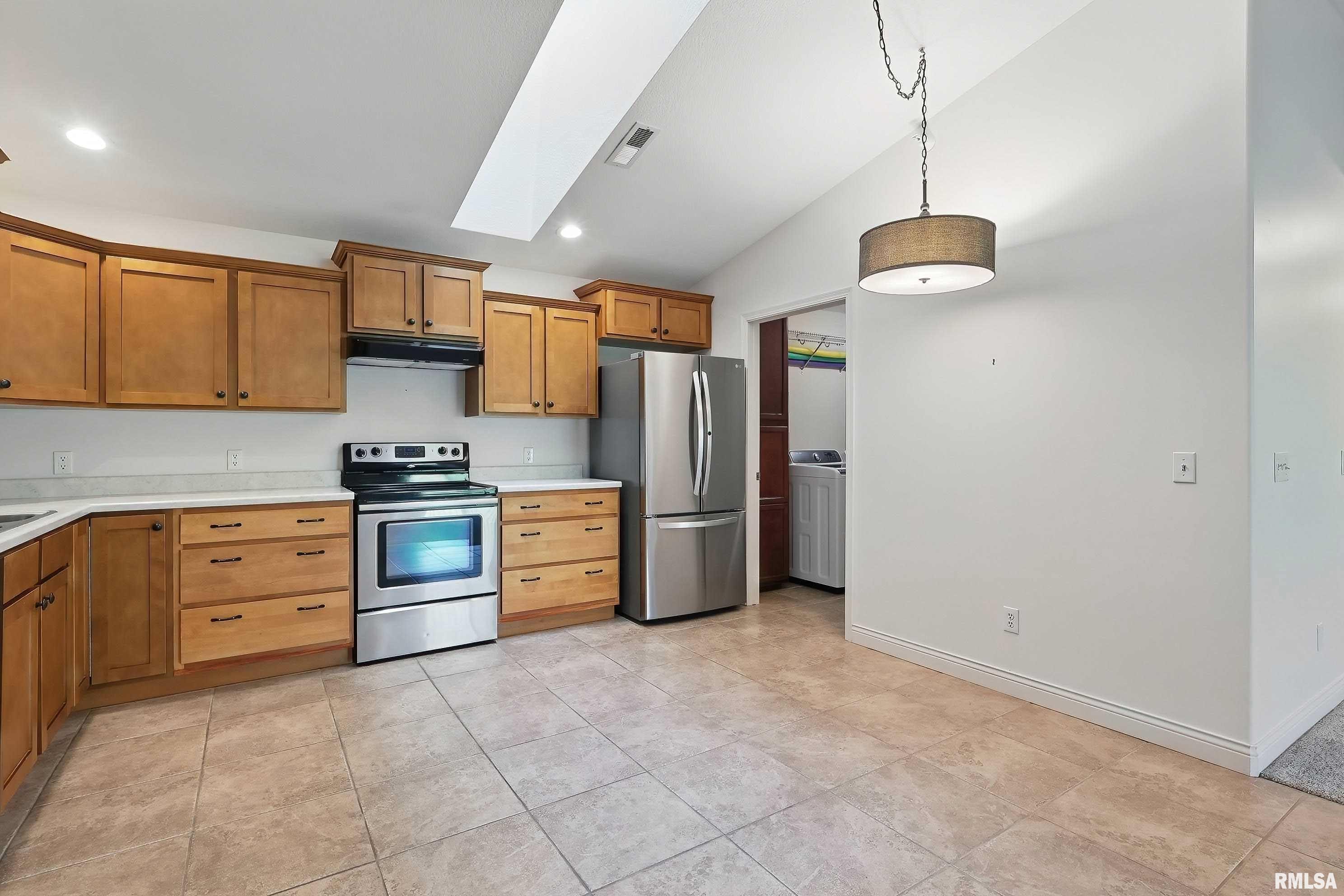 4102 CREEK HILL Drive Unit: 102