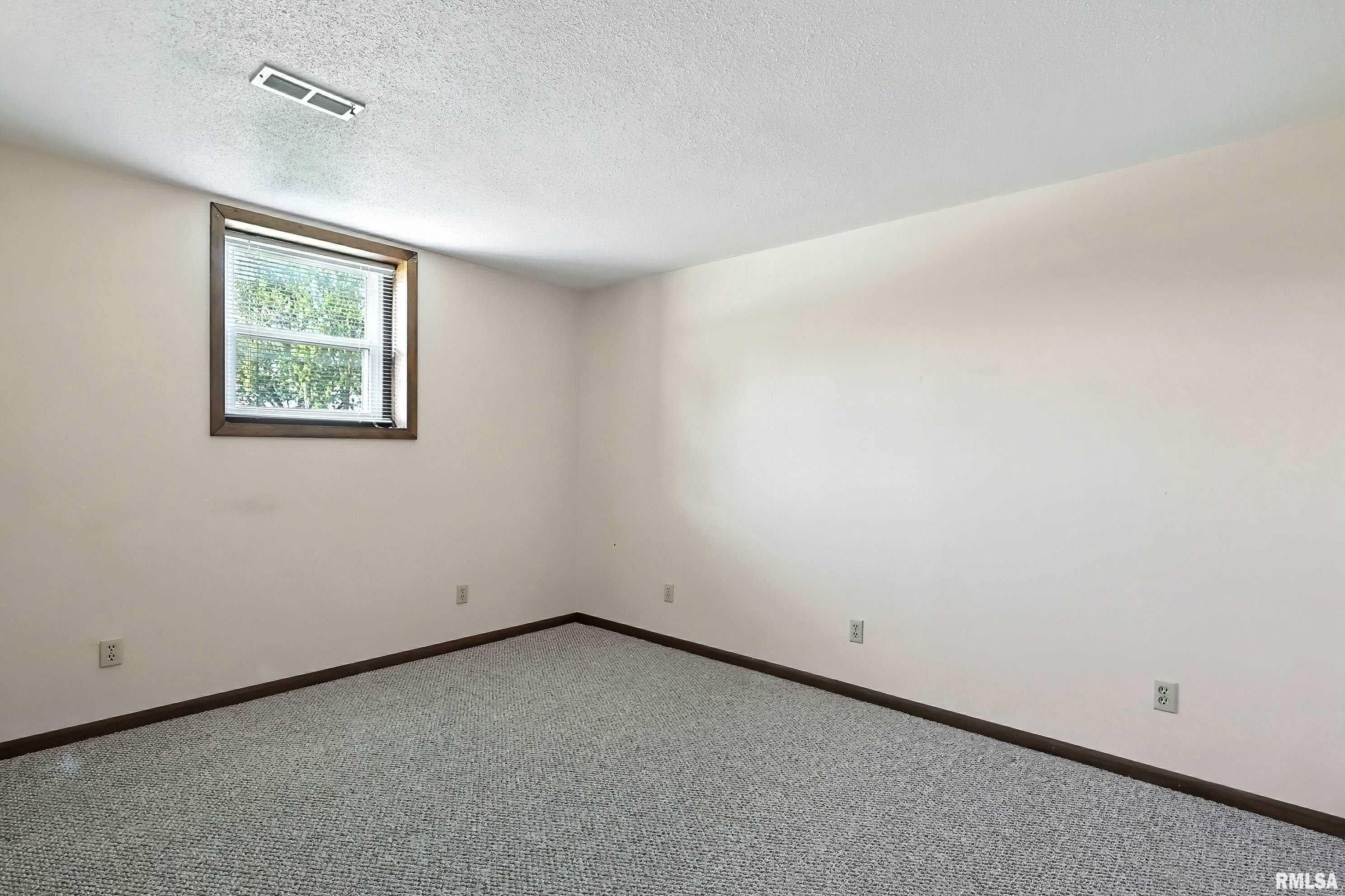 208 W 46TH Street