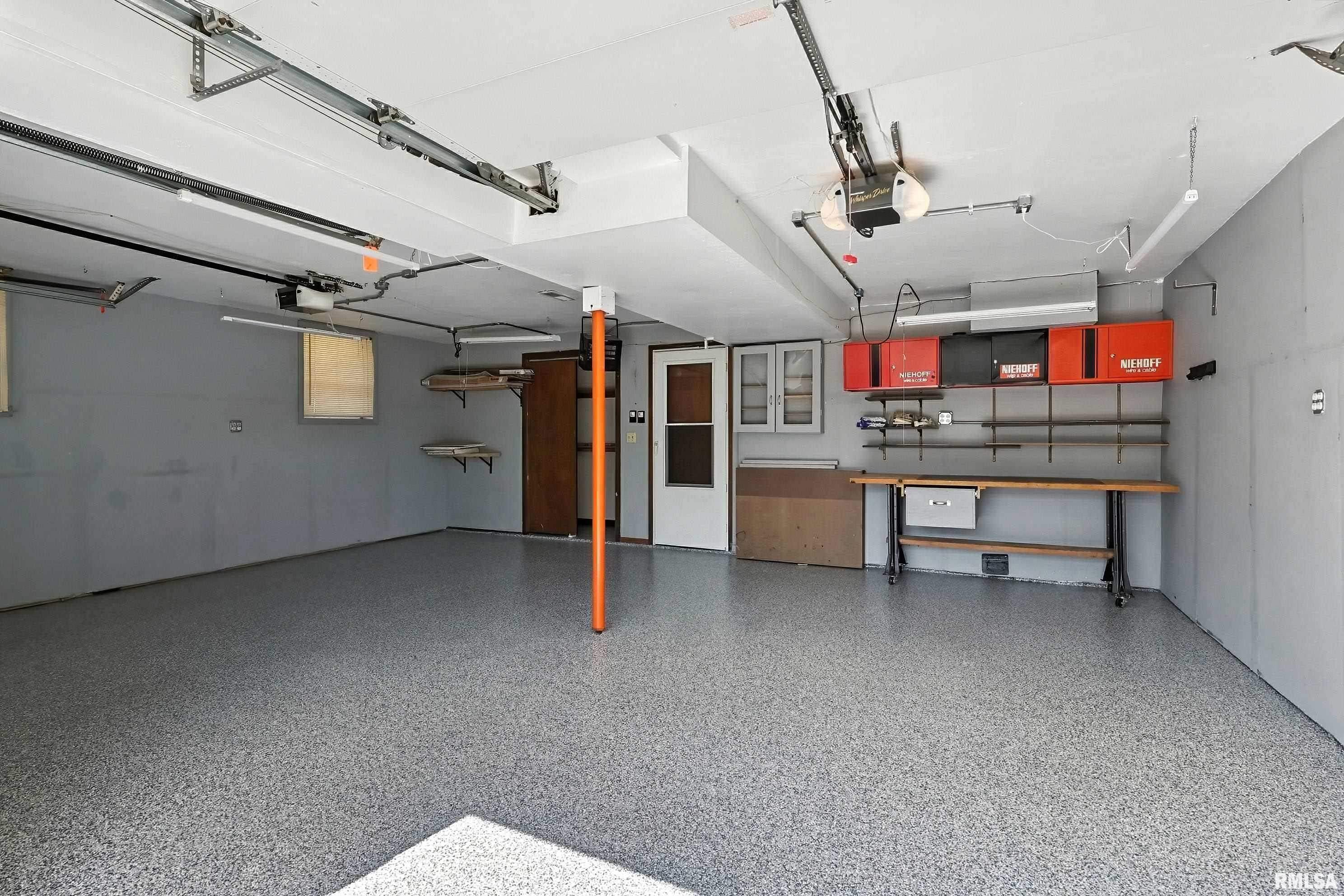 208 W 46TH Street