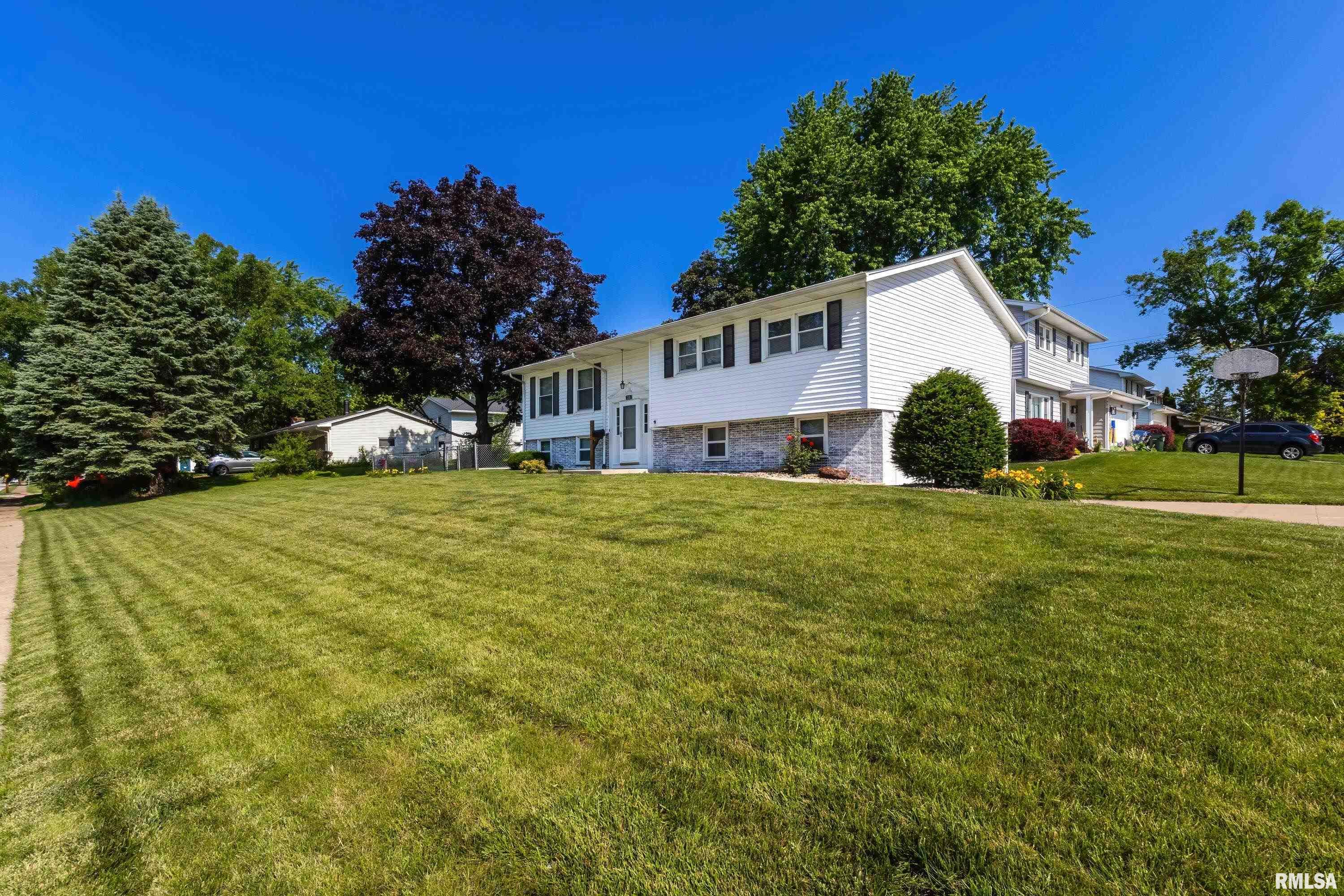 208 W 46TH Street