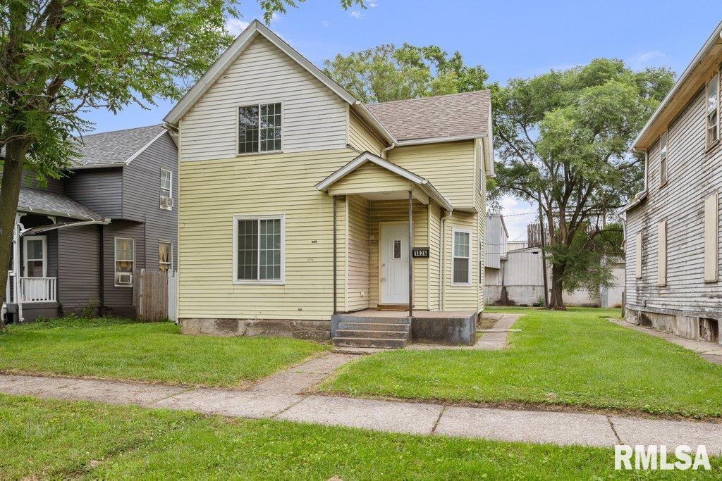 1826 W 1ST Street