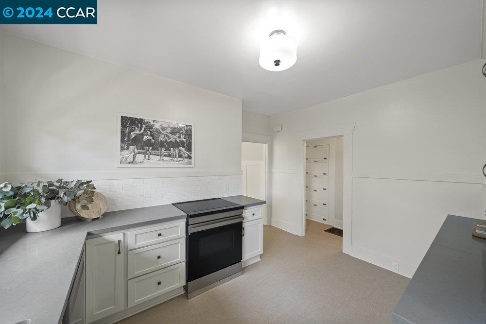 1704 Marin Ave